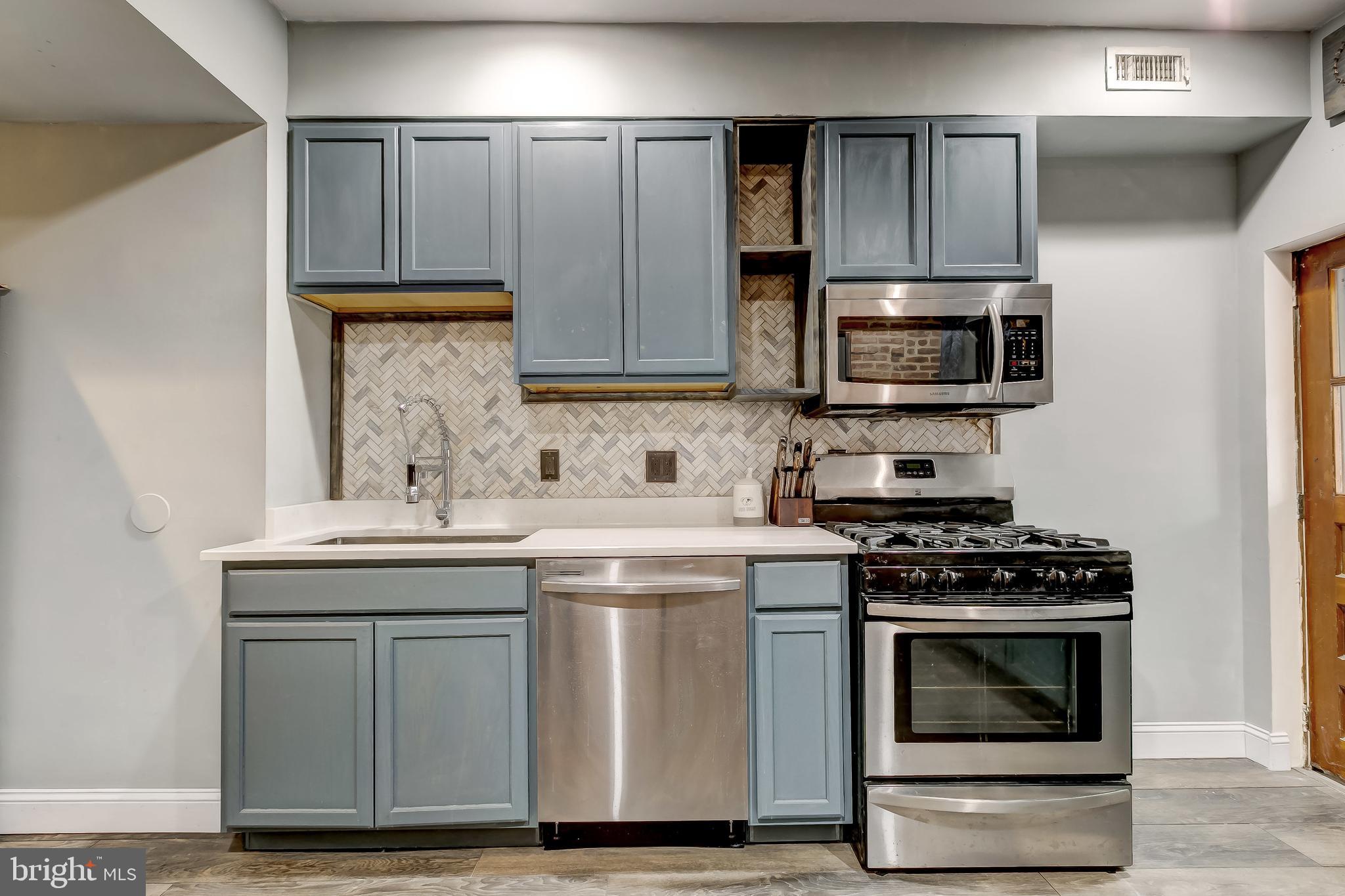 LOCUST POINT - Residential Lease