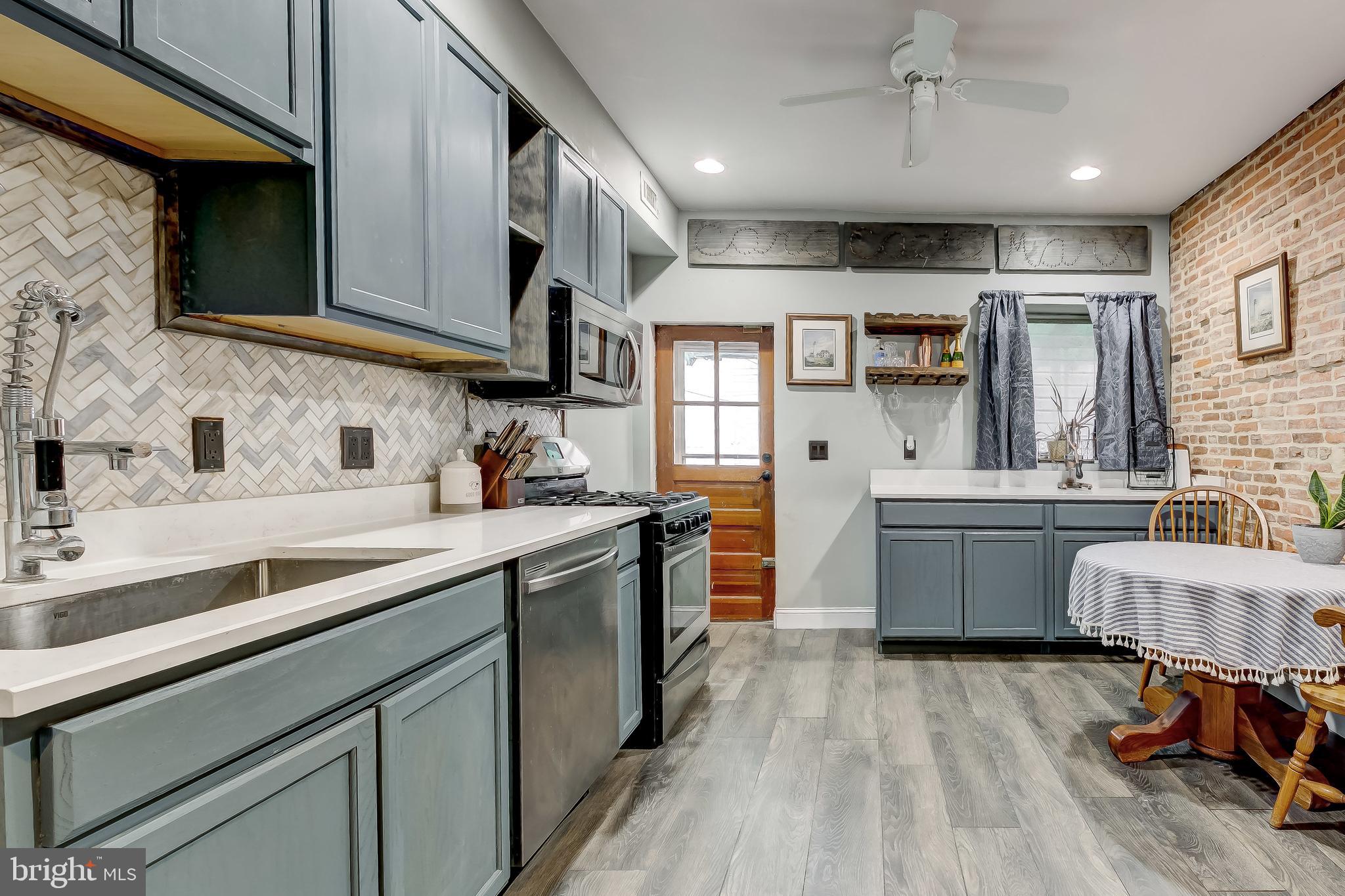 LOCUST POINT - Residential Lease