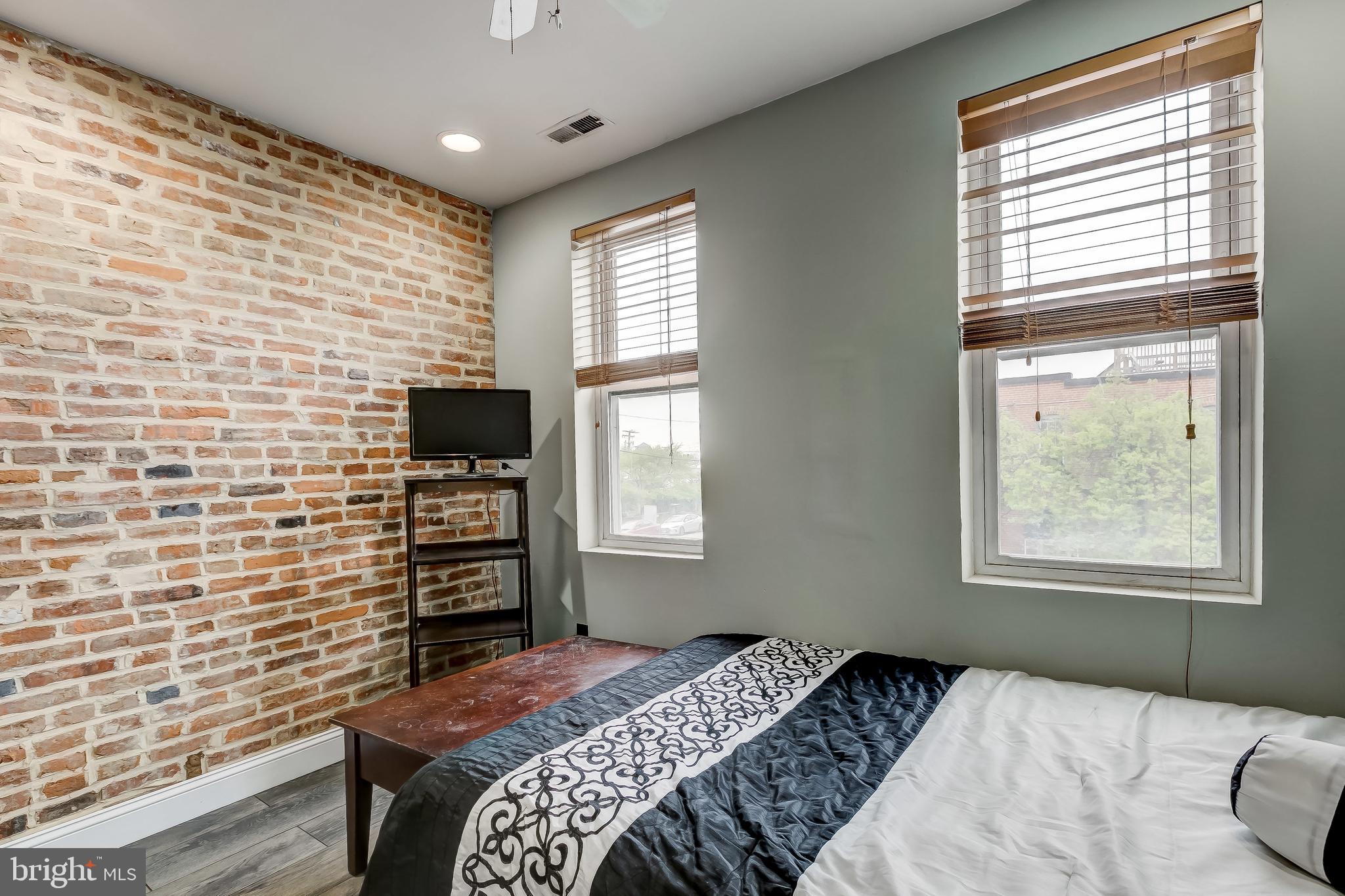 LOCUST POINT - Residential Lease