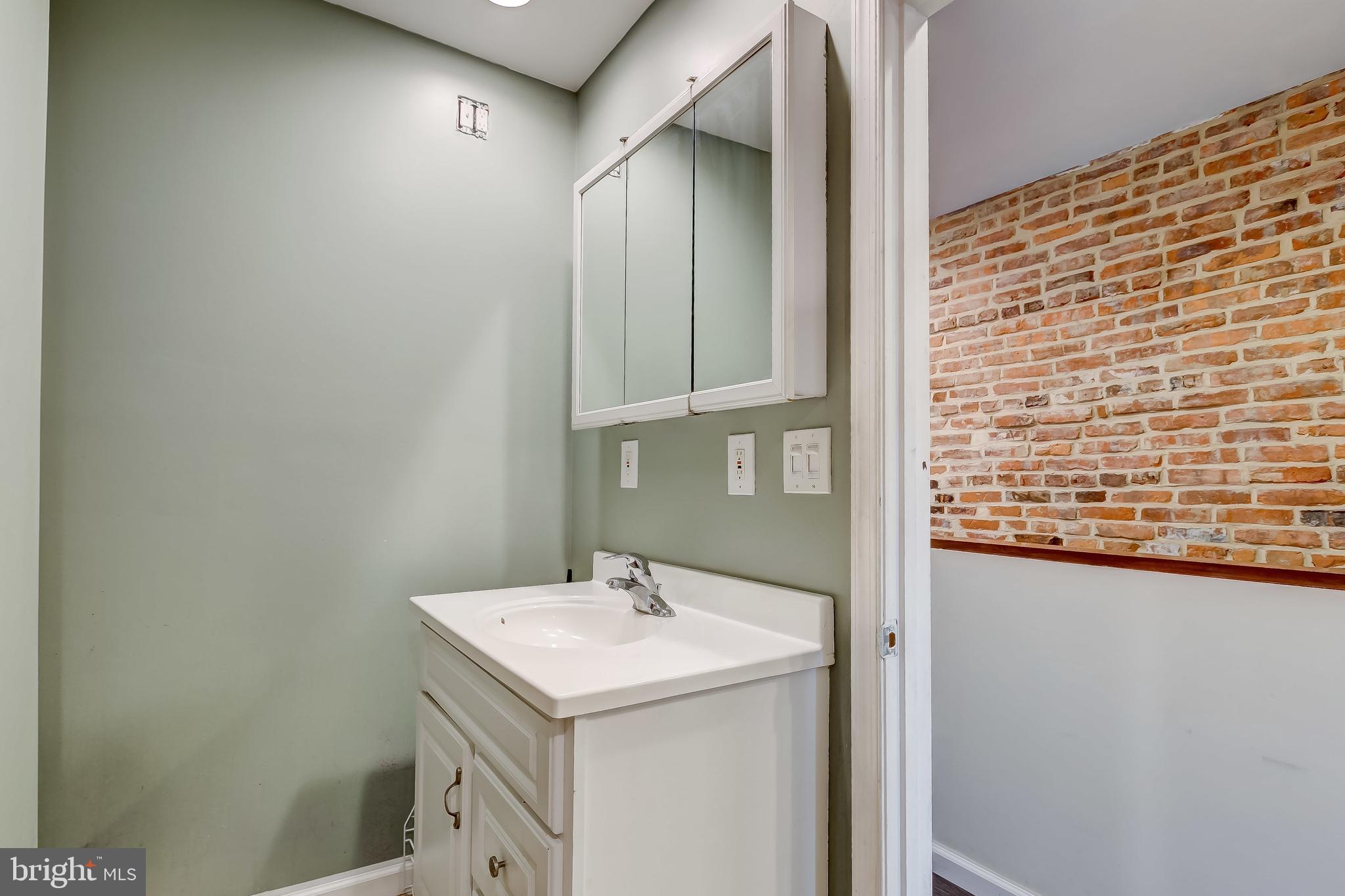 LOCUST POINT - Residential Lease