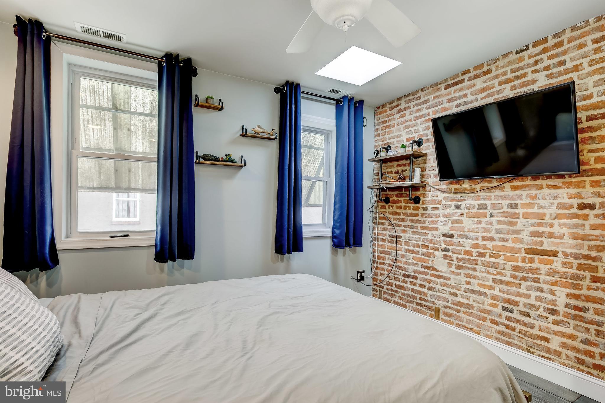 LOCUST POINT - Residential Lease