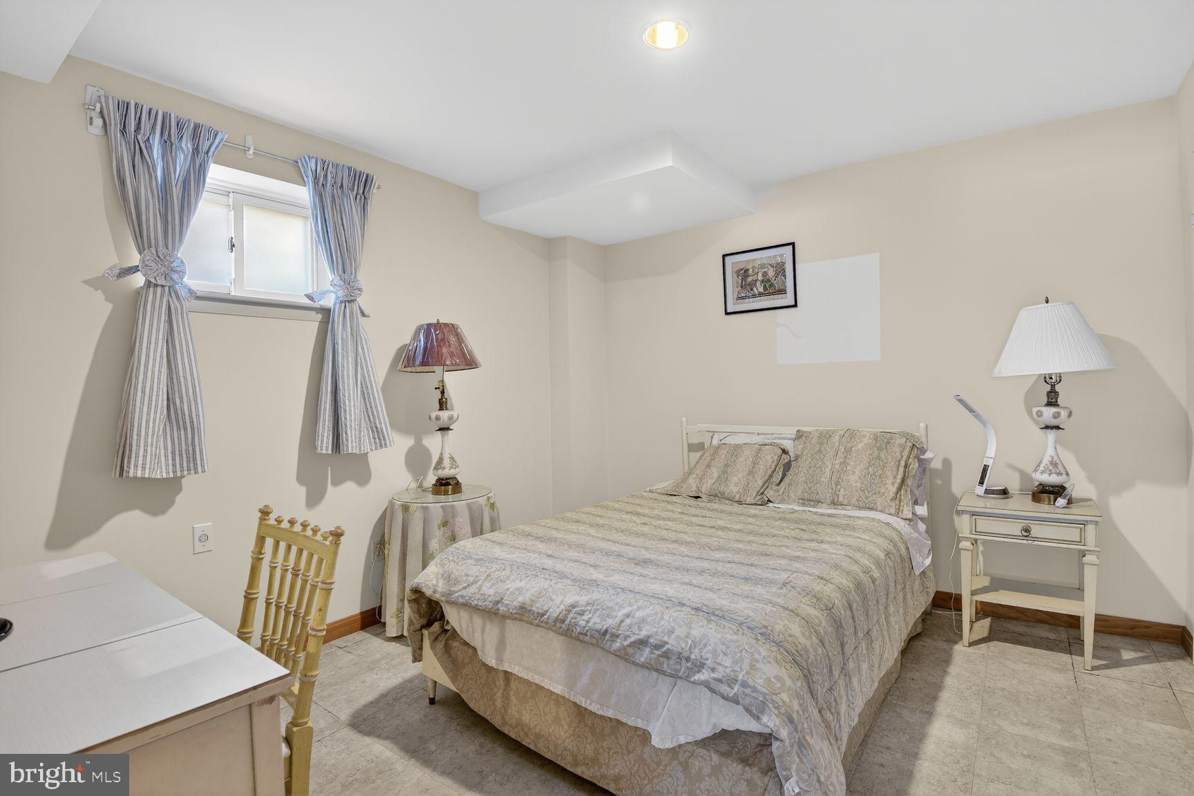 KENWOOD PARK - Residential