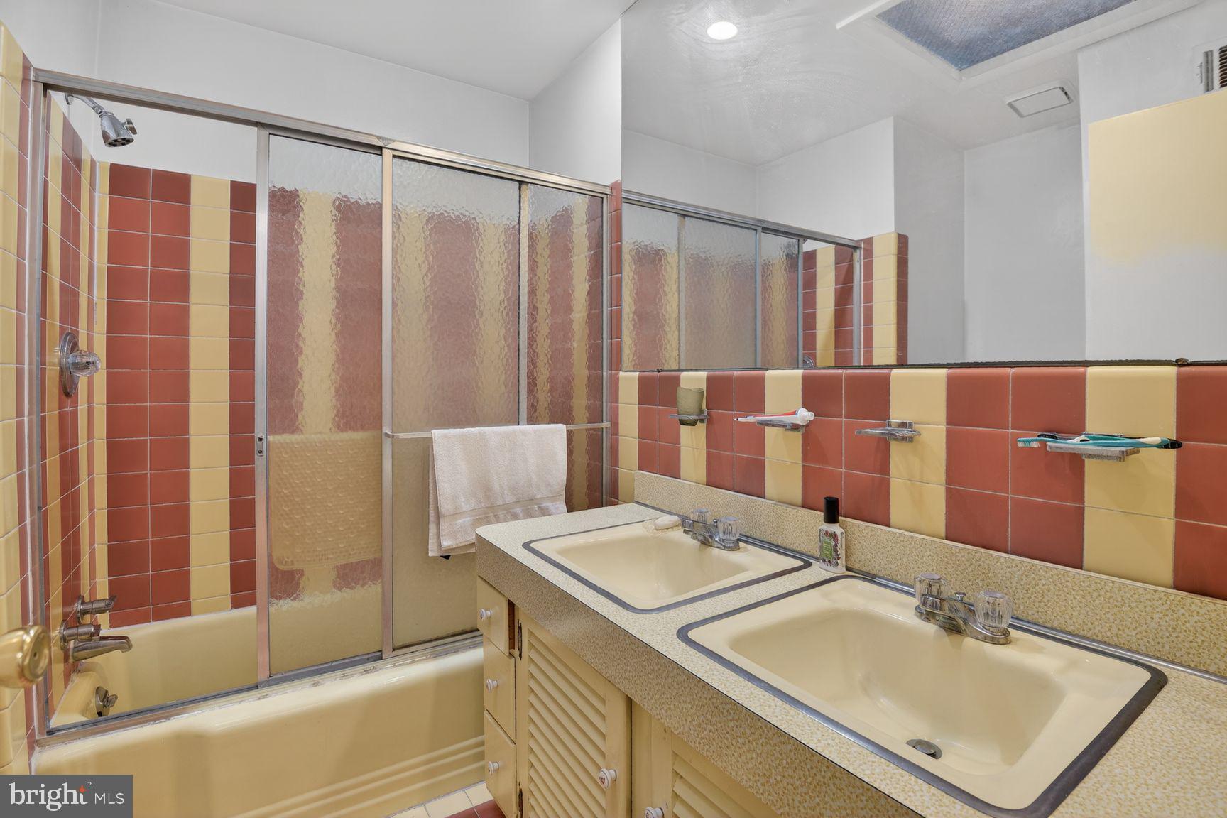 KENWOOD PARK - Residential