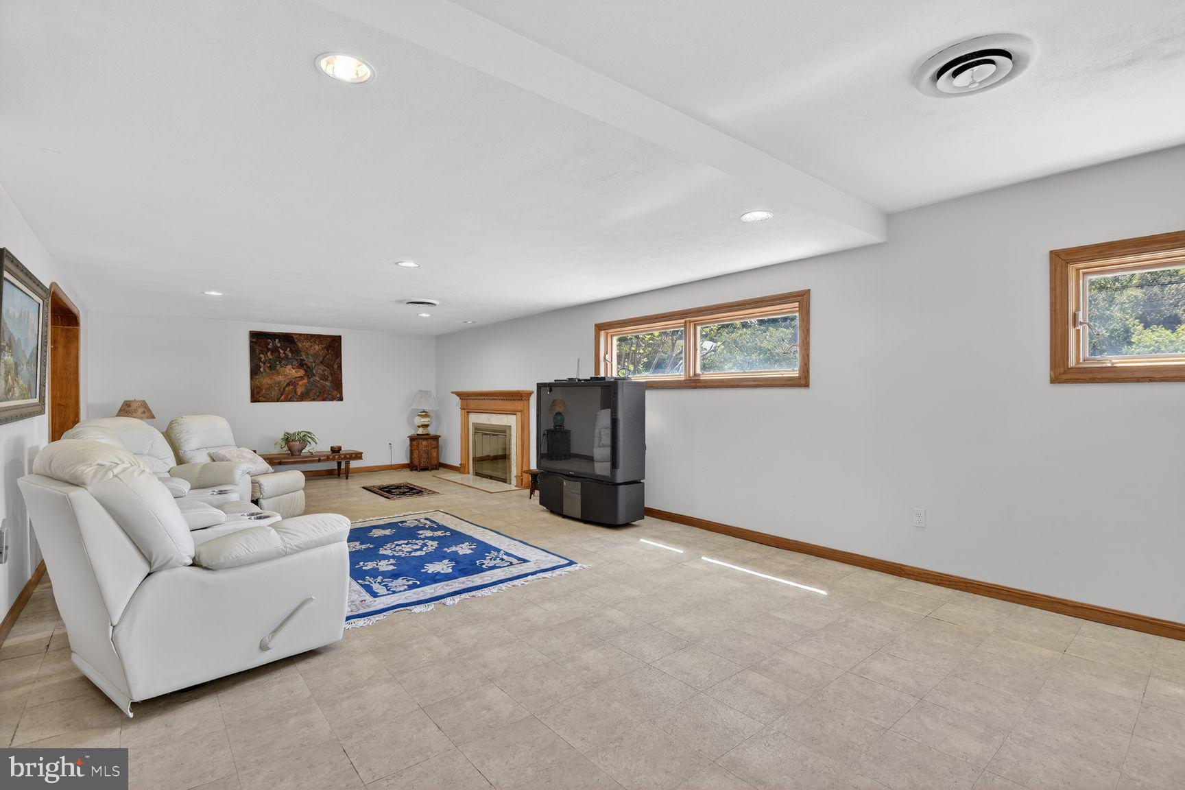 KENWOOD PARK - Residential