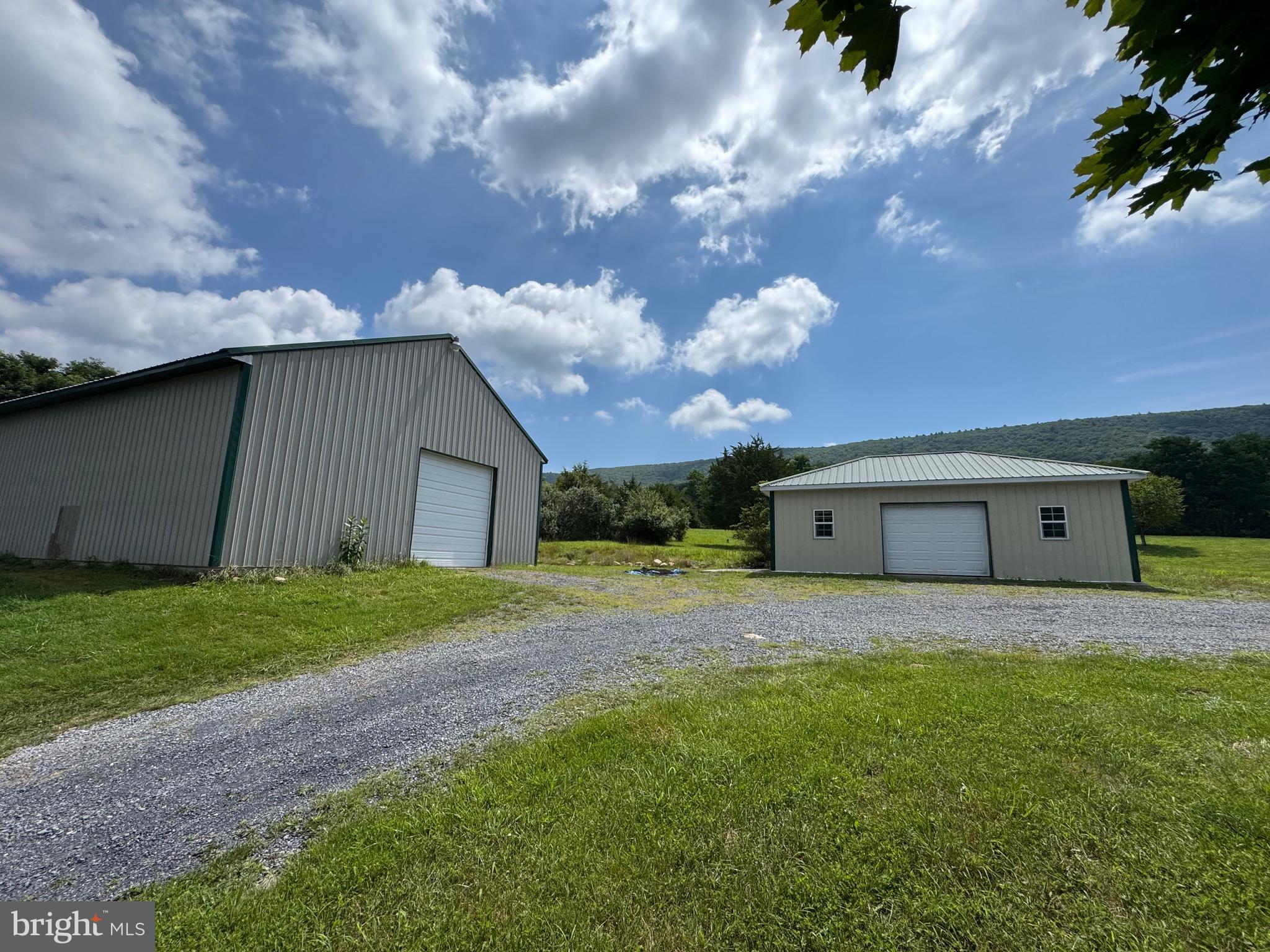 HICKORY WOODS - Residential
