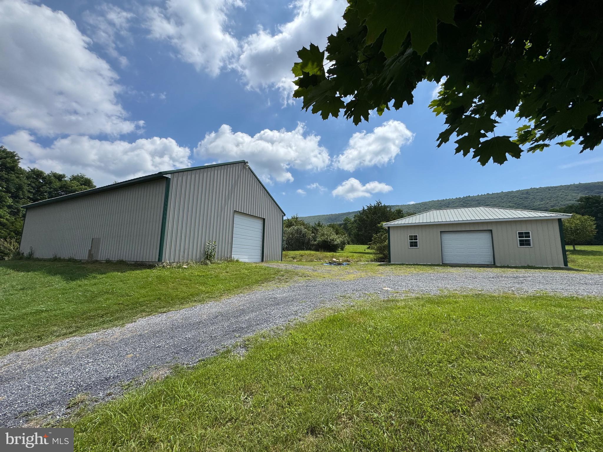 HICKORY WOODS - Residential