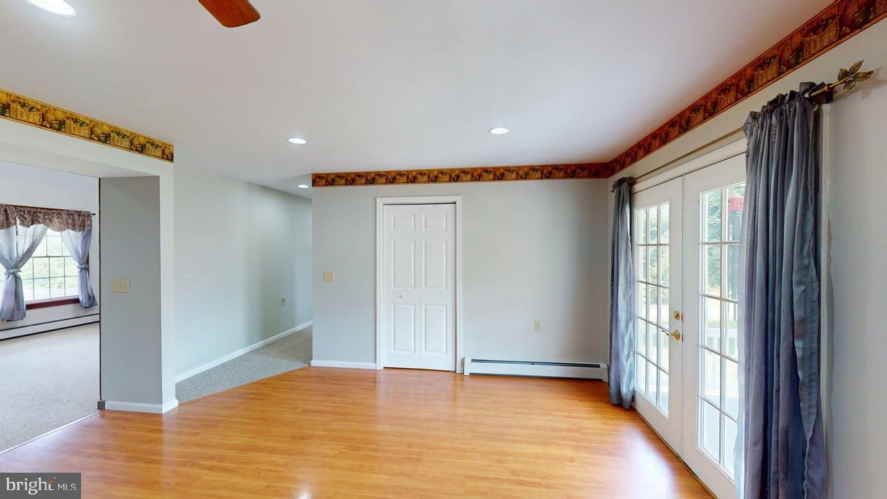 HICKORY WOODS - Residential