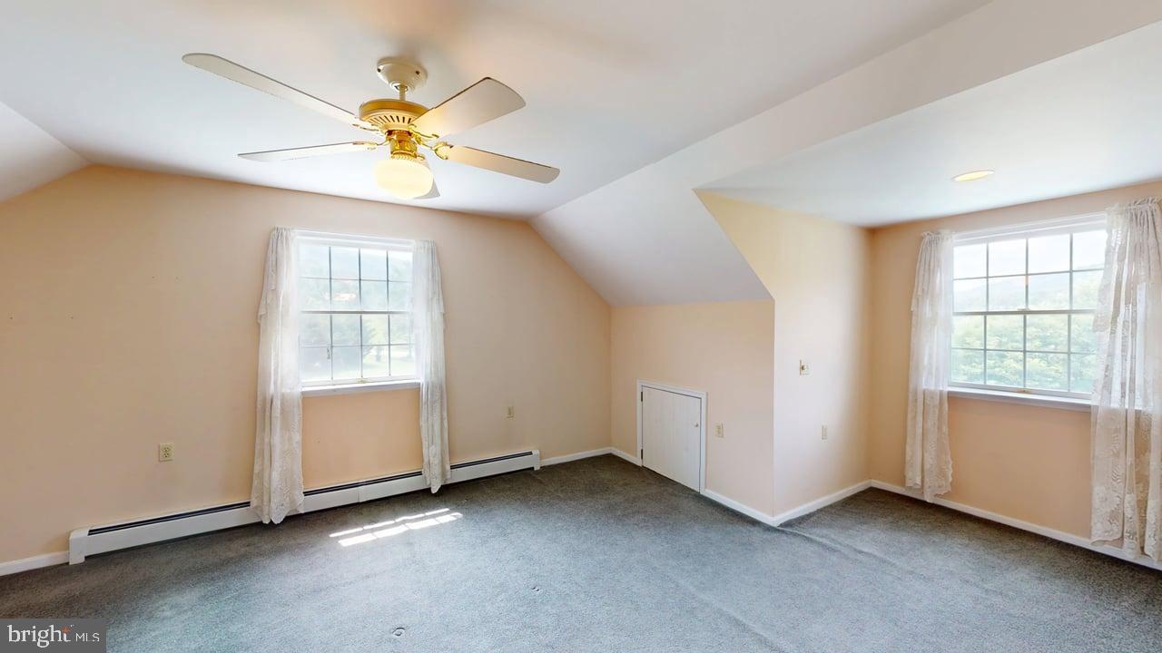 HICKORY WOODS - Residential