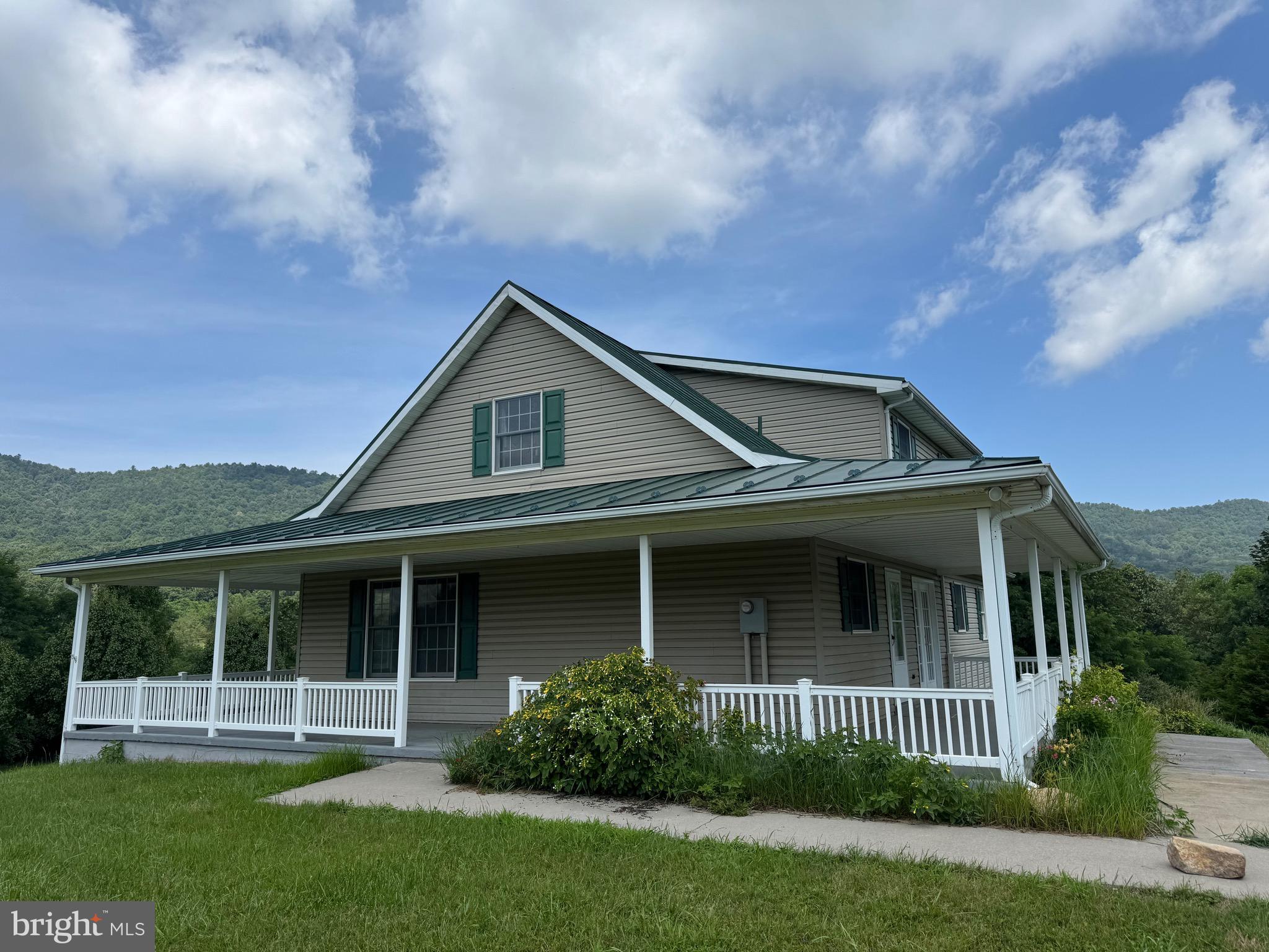 HICKORY WOODS - Residential