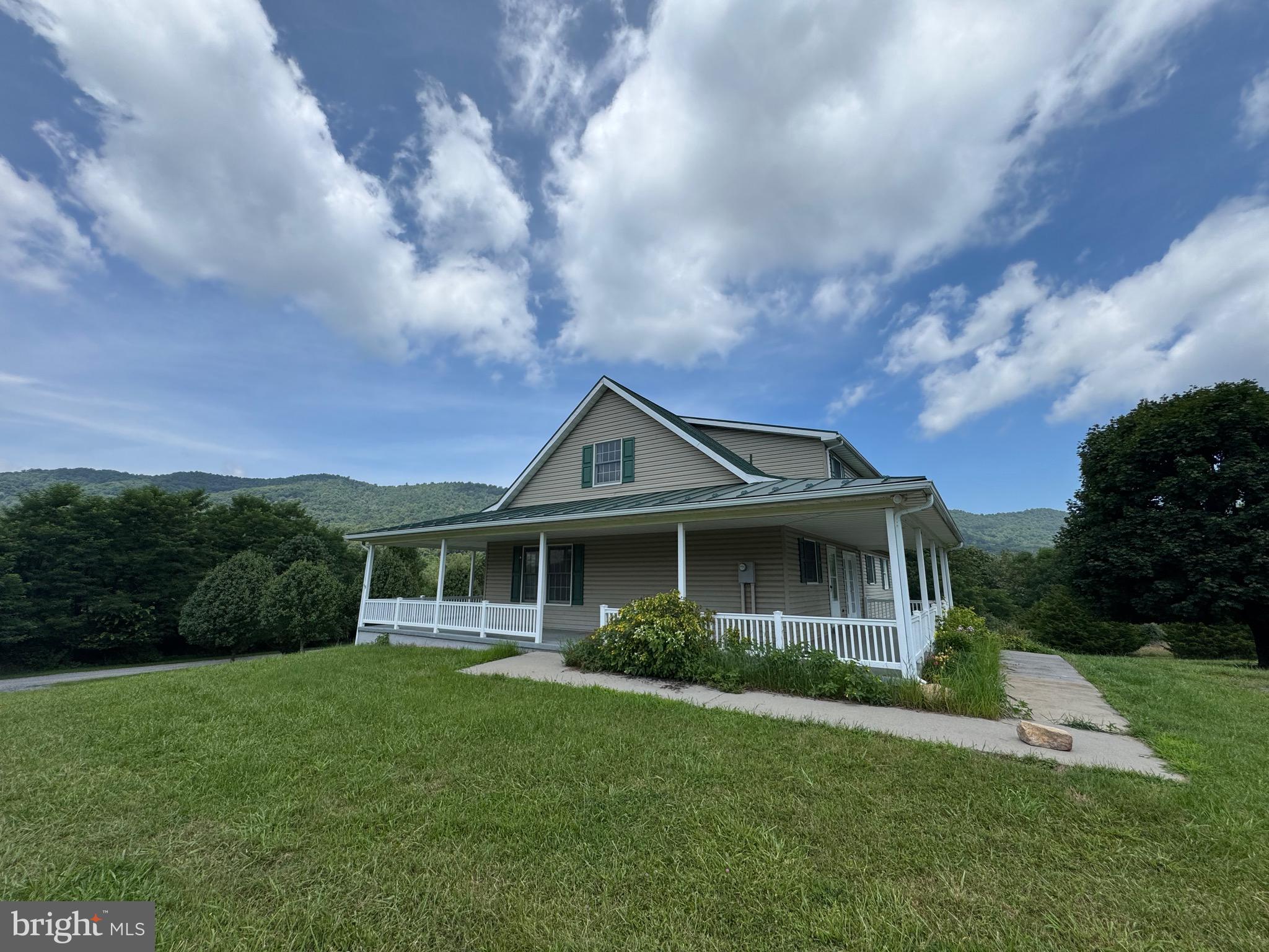 HICKORY WOODS - Residential