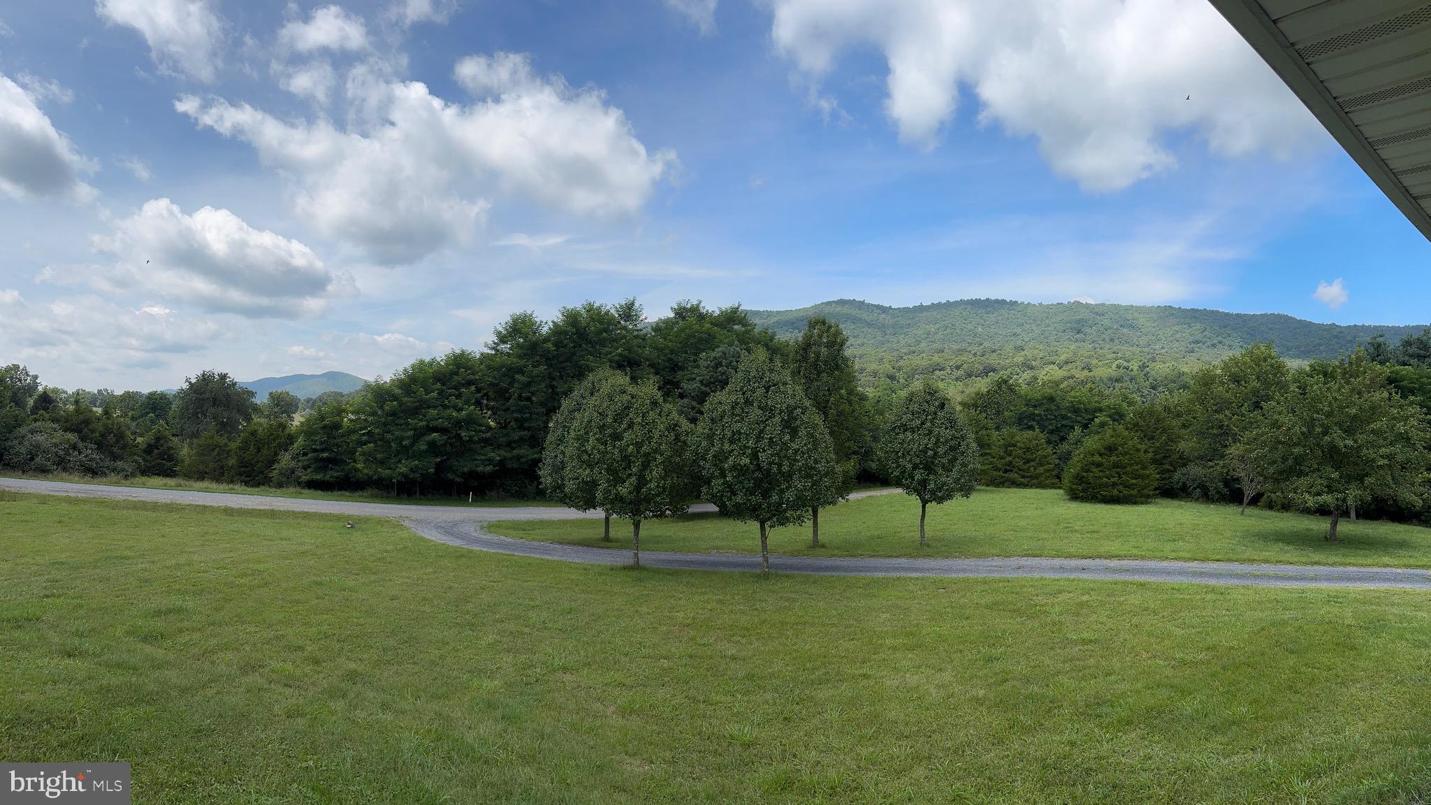 HICKORY WOODS - Residential