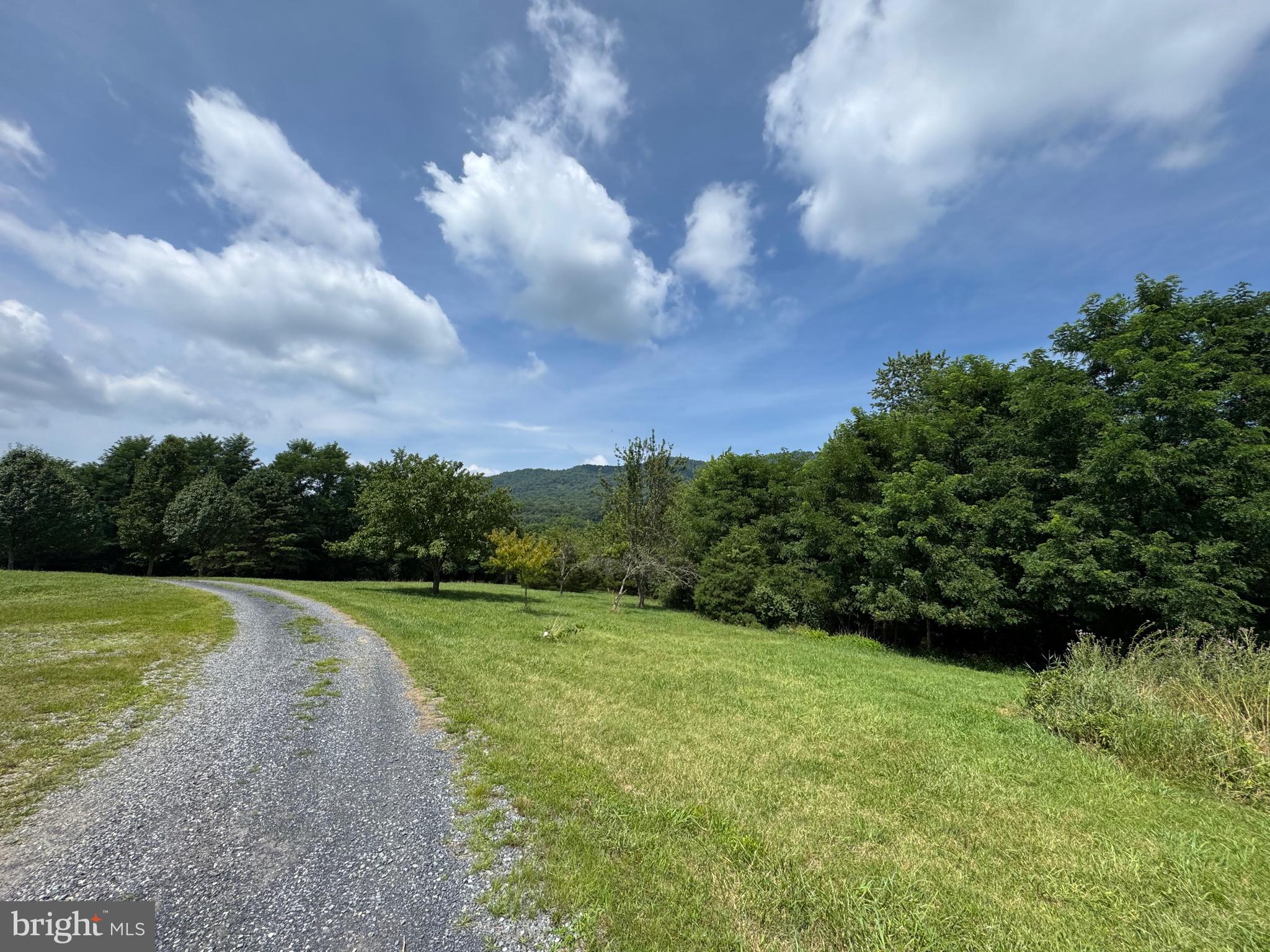 HICKORY WOODS - Residential