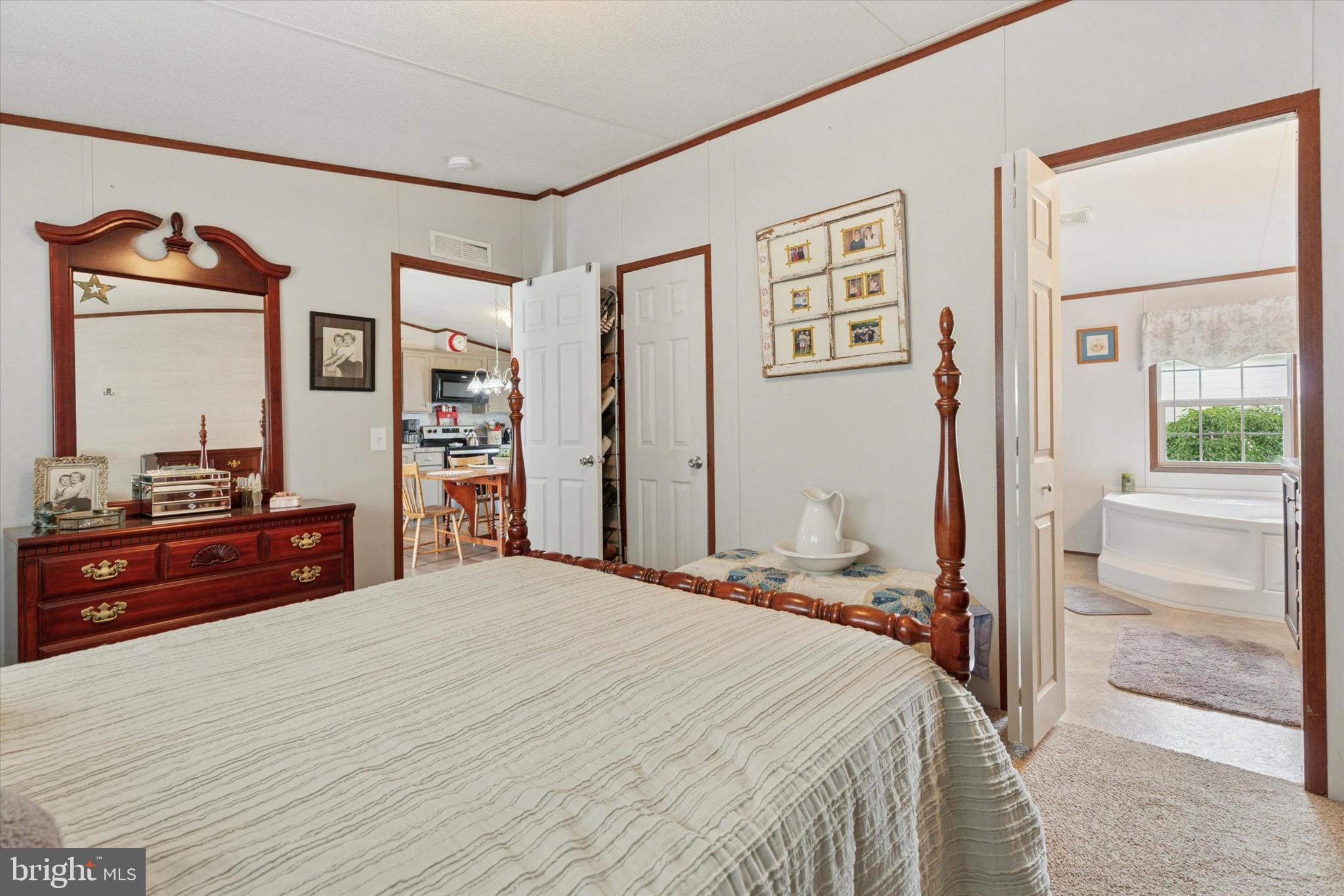 COLONIAL HERITAGE - Residential