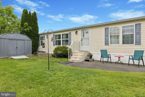 422 FORDHOOK DOYLESTOWN PA 18901