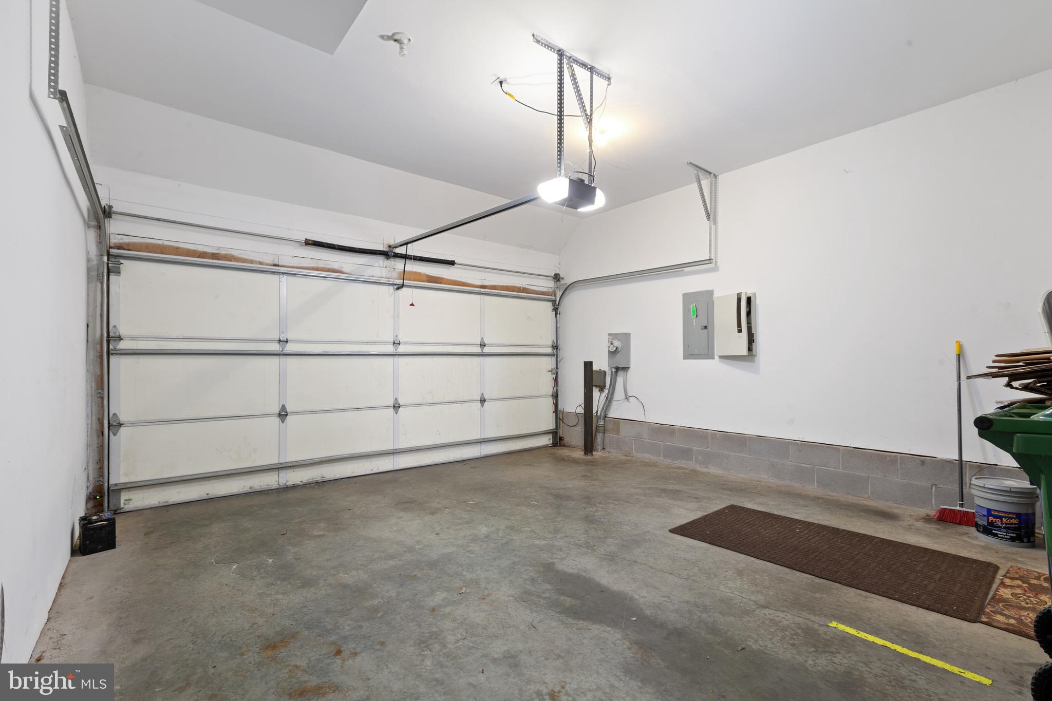 NORTH SHORE - Residential Lease