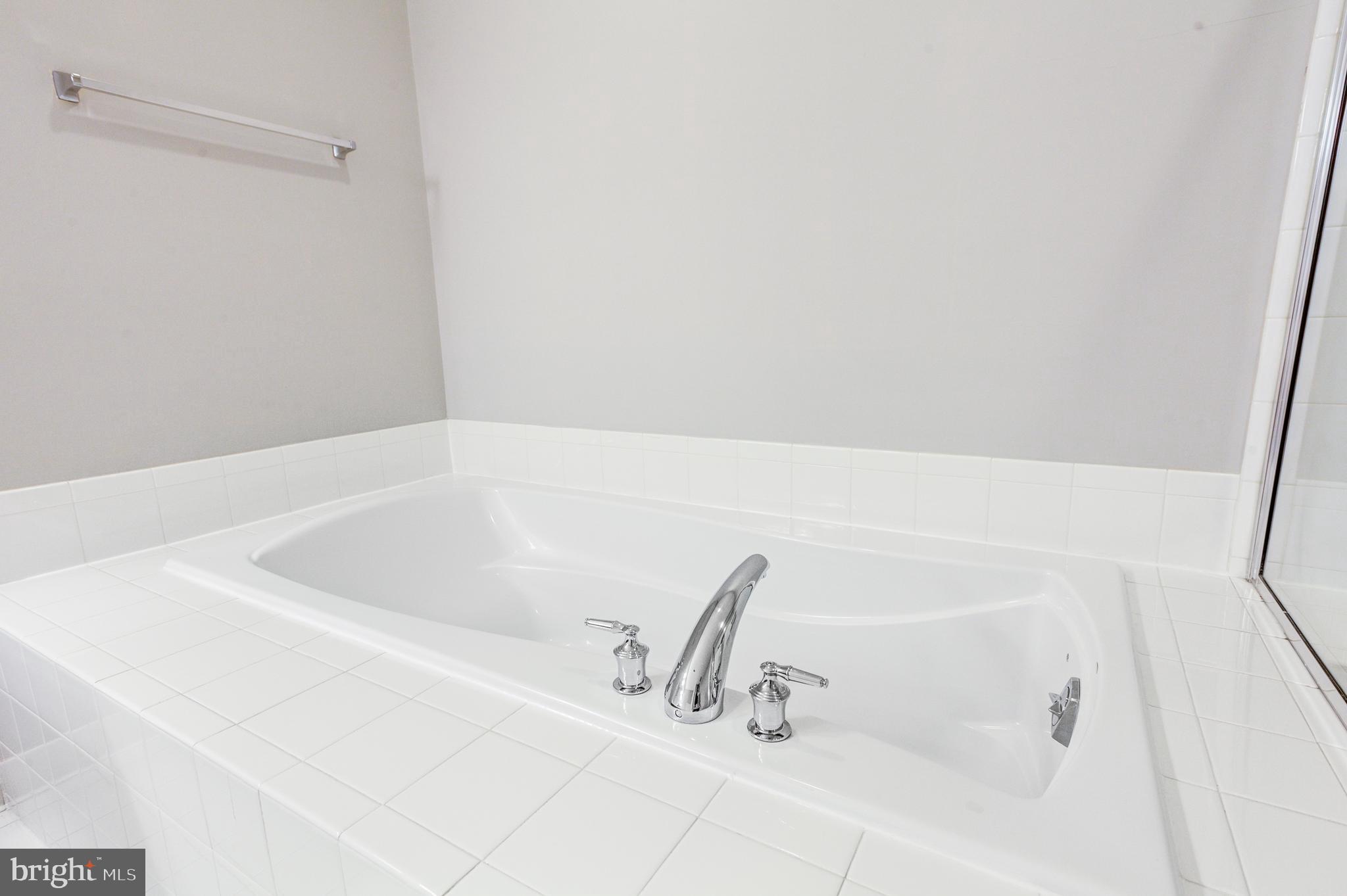 NORTH SHORE - Residential Lease