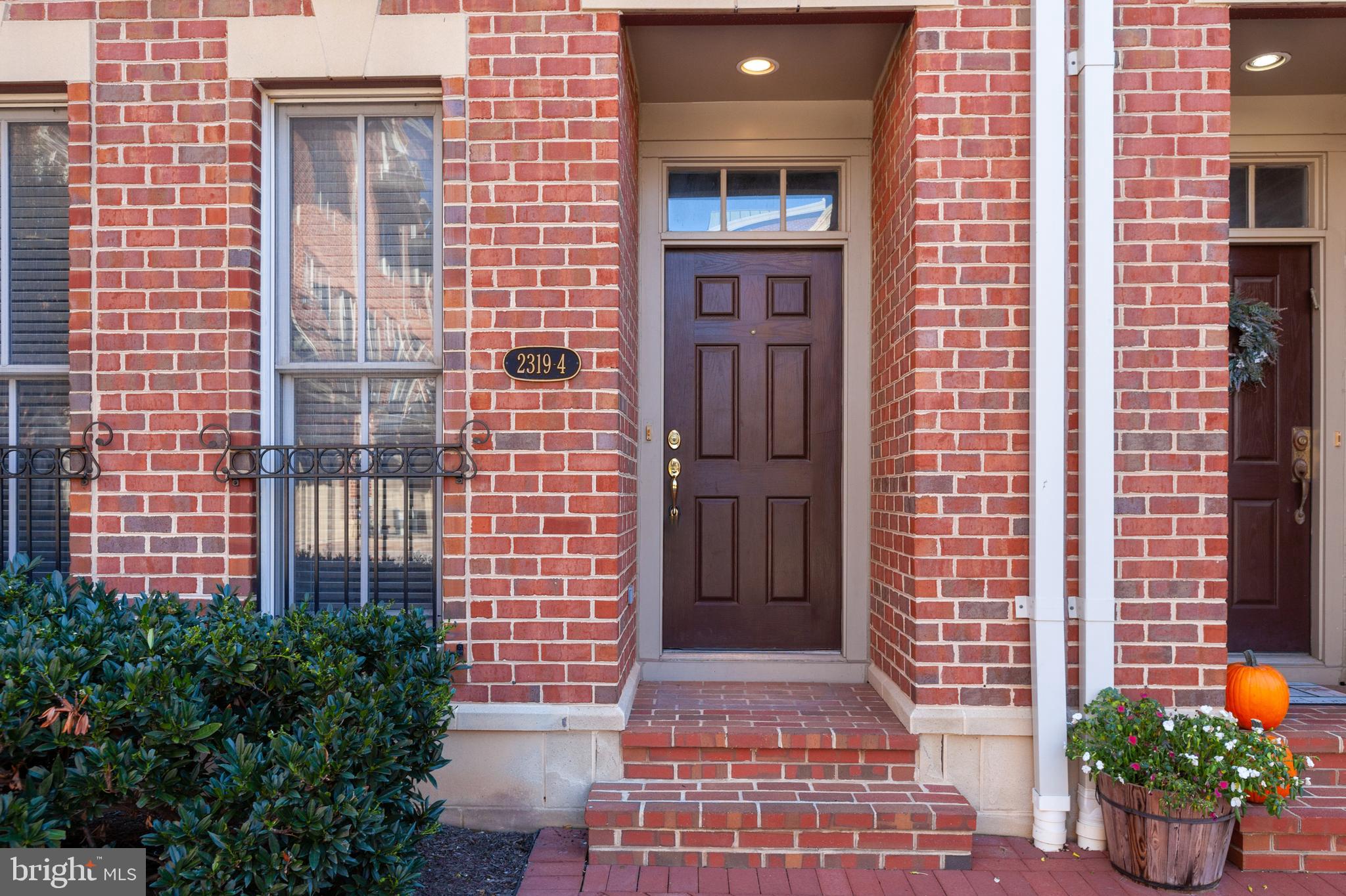 NORTH SHORE - Residential Lease