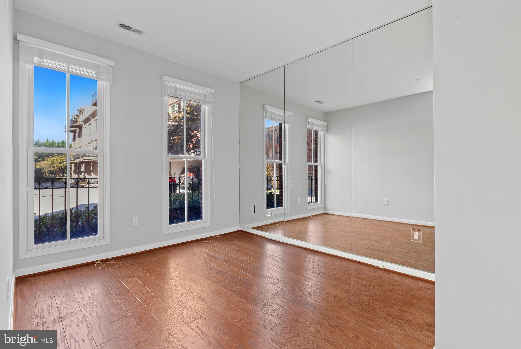 NORTH SHORE - Residential Lease