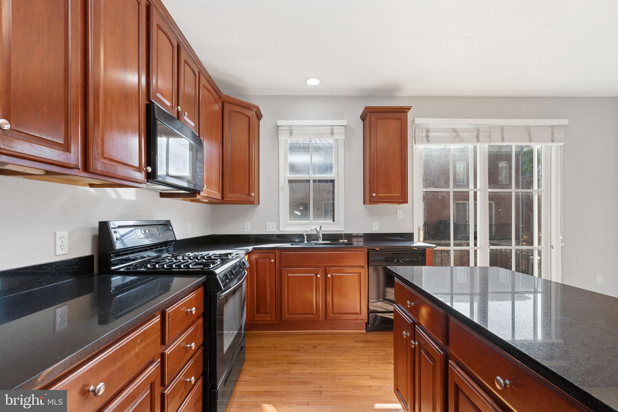 NORTH SHORE - Residential Lease