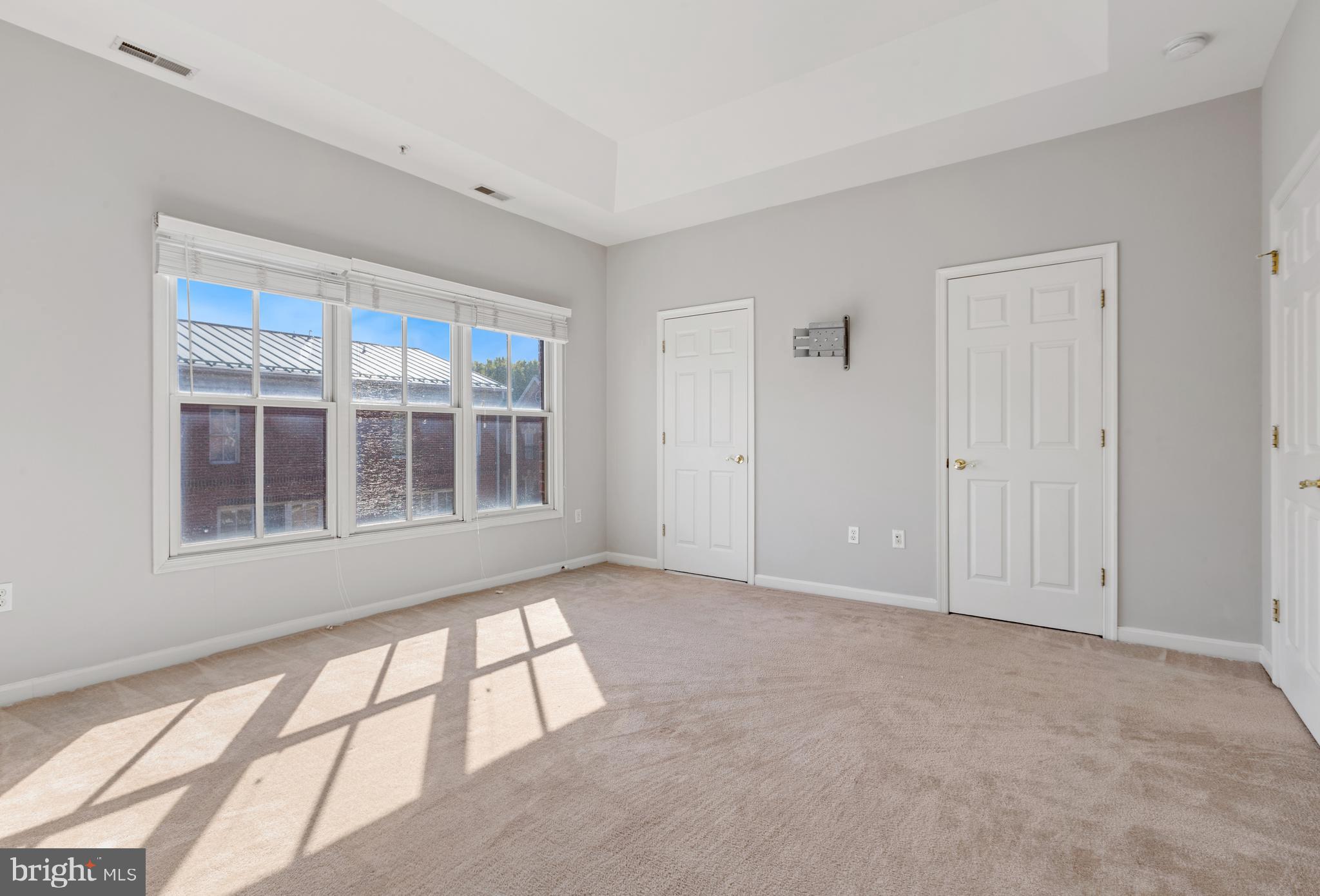 NORTH SHORE - Residential Lease