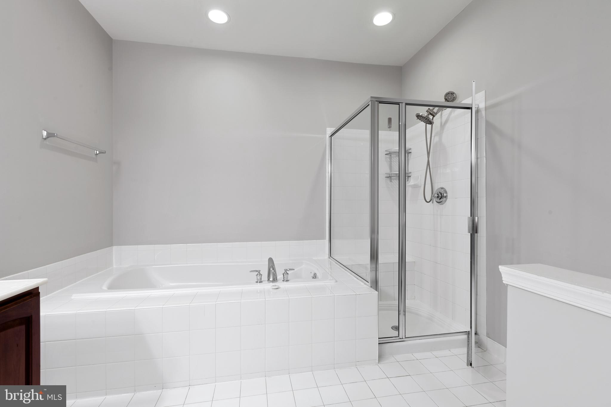 NORTH SHORE - Residential Lease