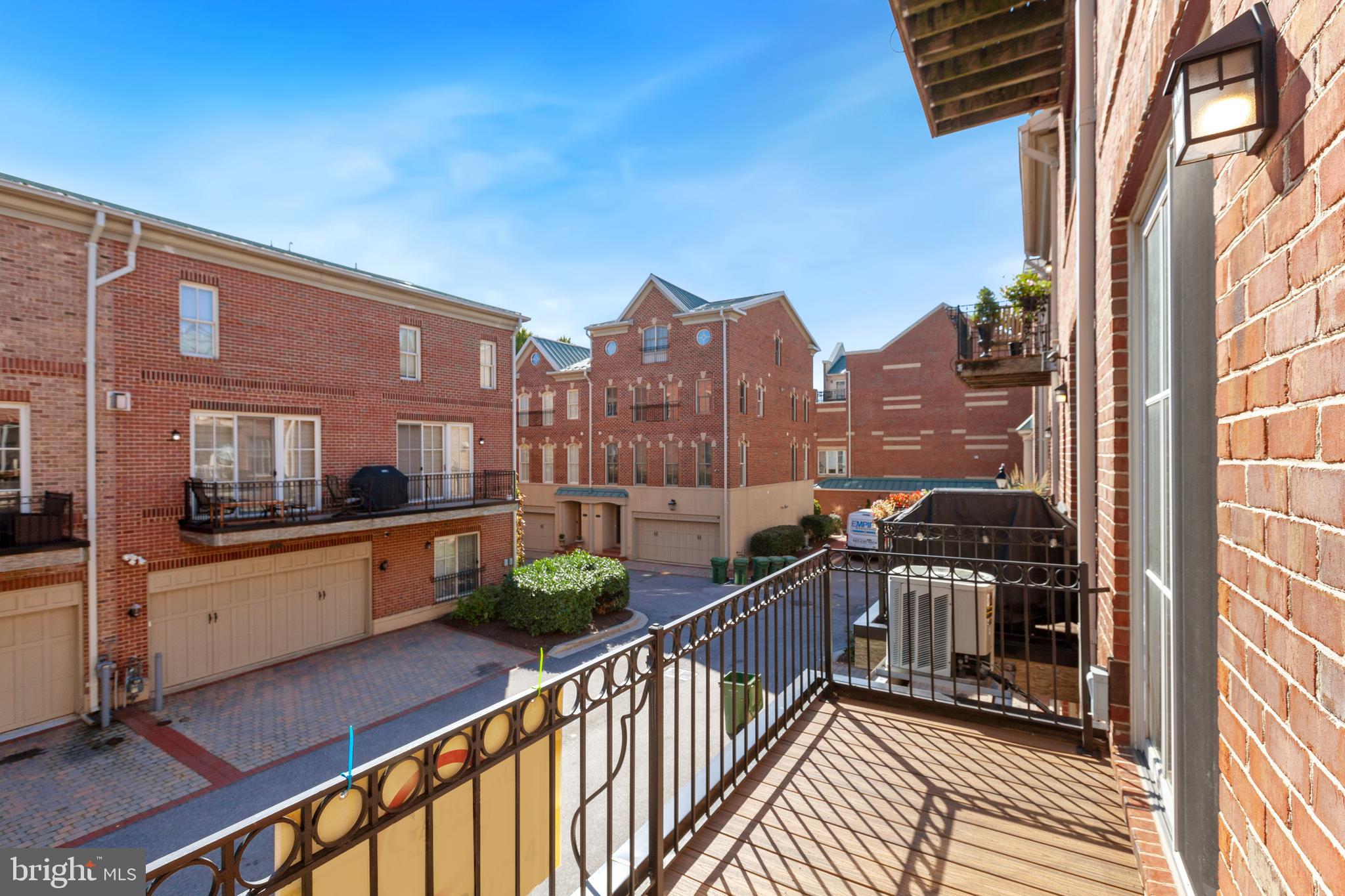 NORTH SHORE - Residential Lease