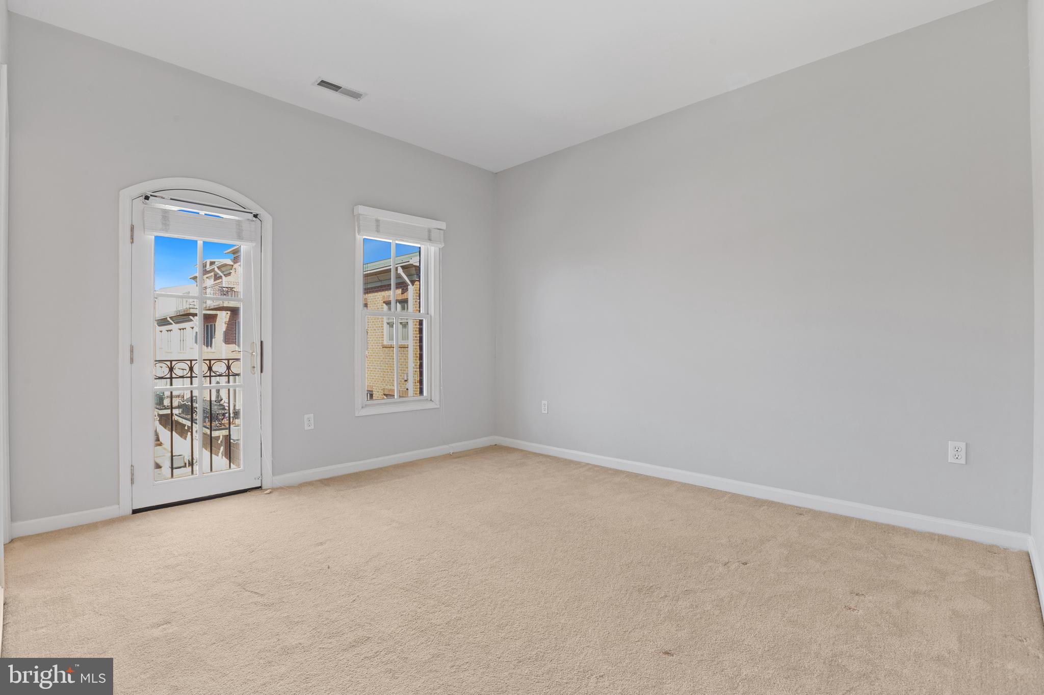 NORTH SHORE - Residential Lease