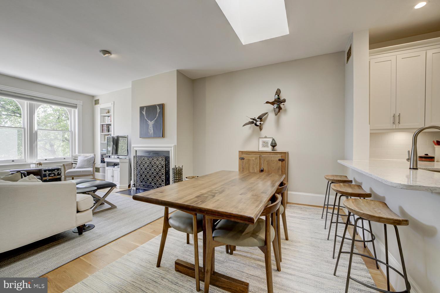 308 EAST CAPITOL STREET NE 8