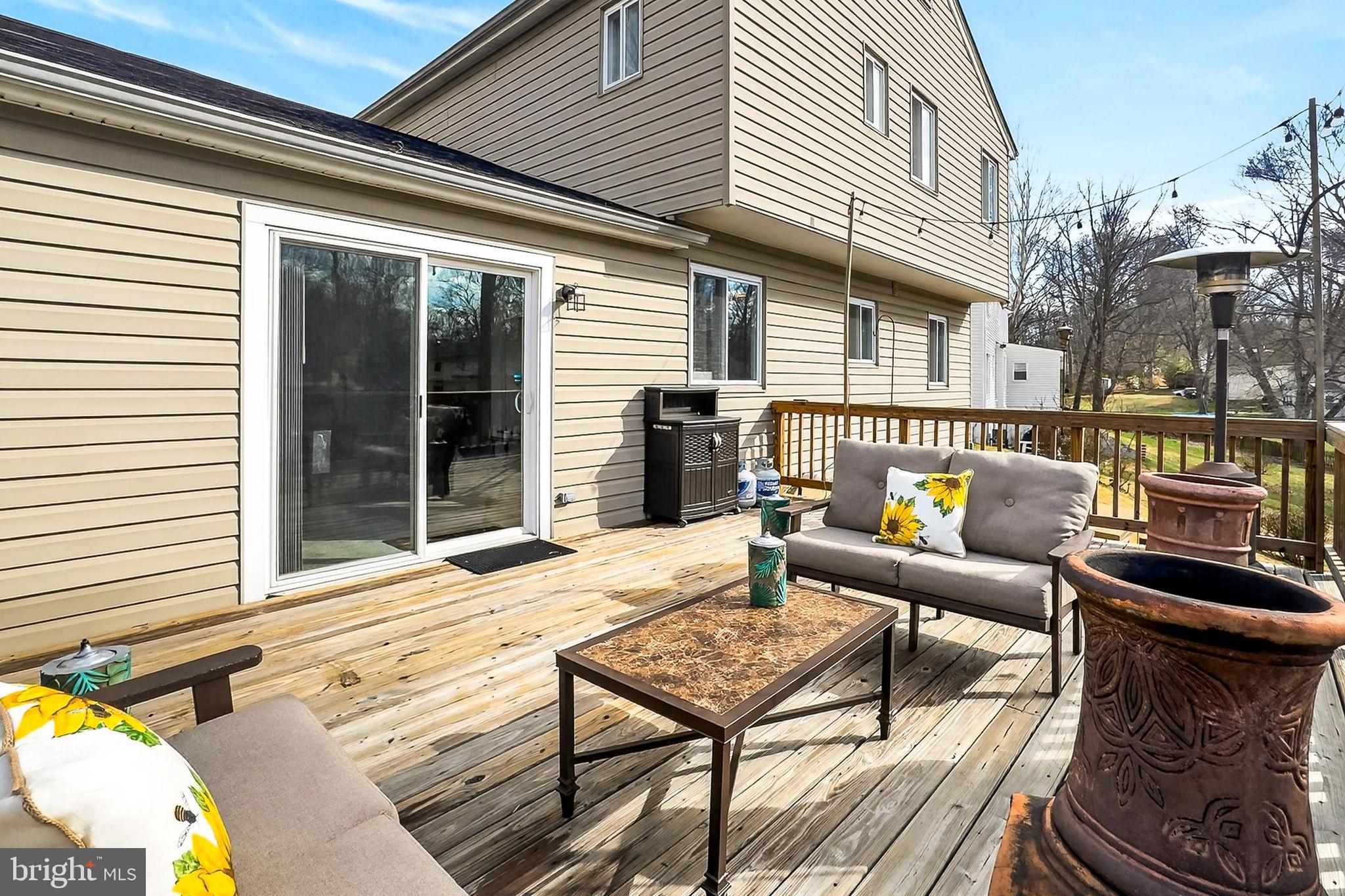 BURKE STATION SQUARE - Residential