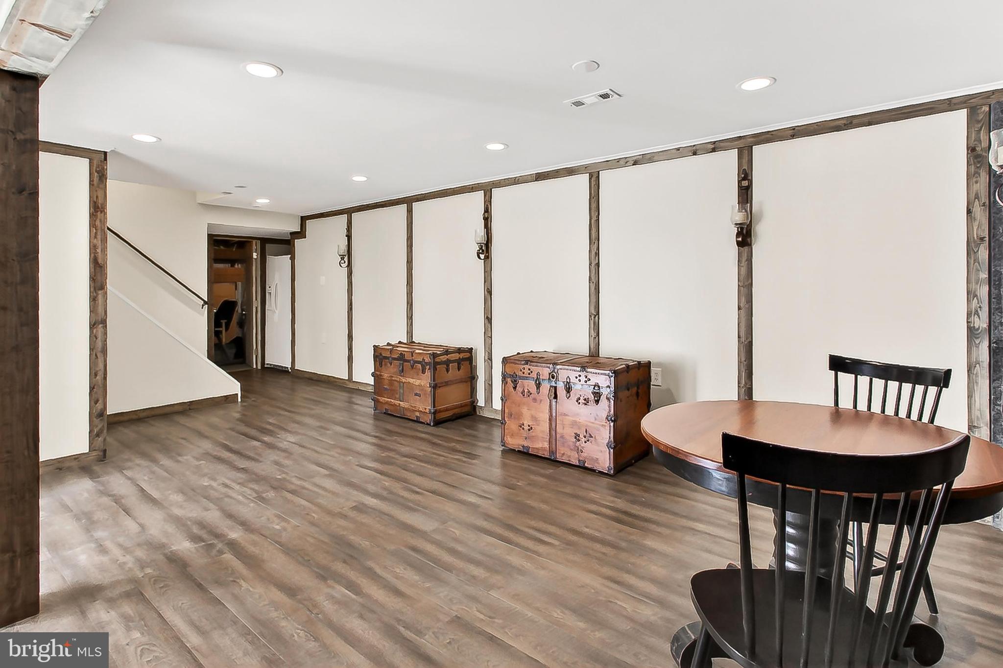 BURKE STATION SQUARE - Residential