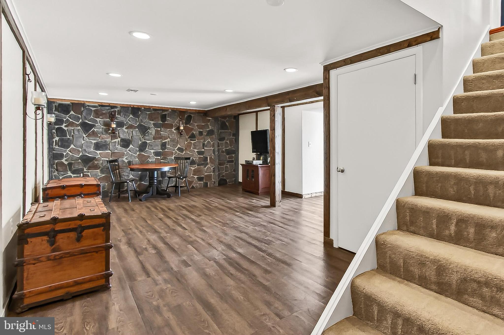 BURKE STATION SQUARE - Residential