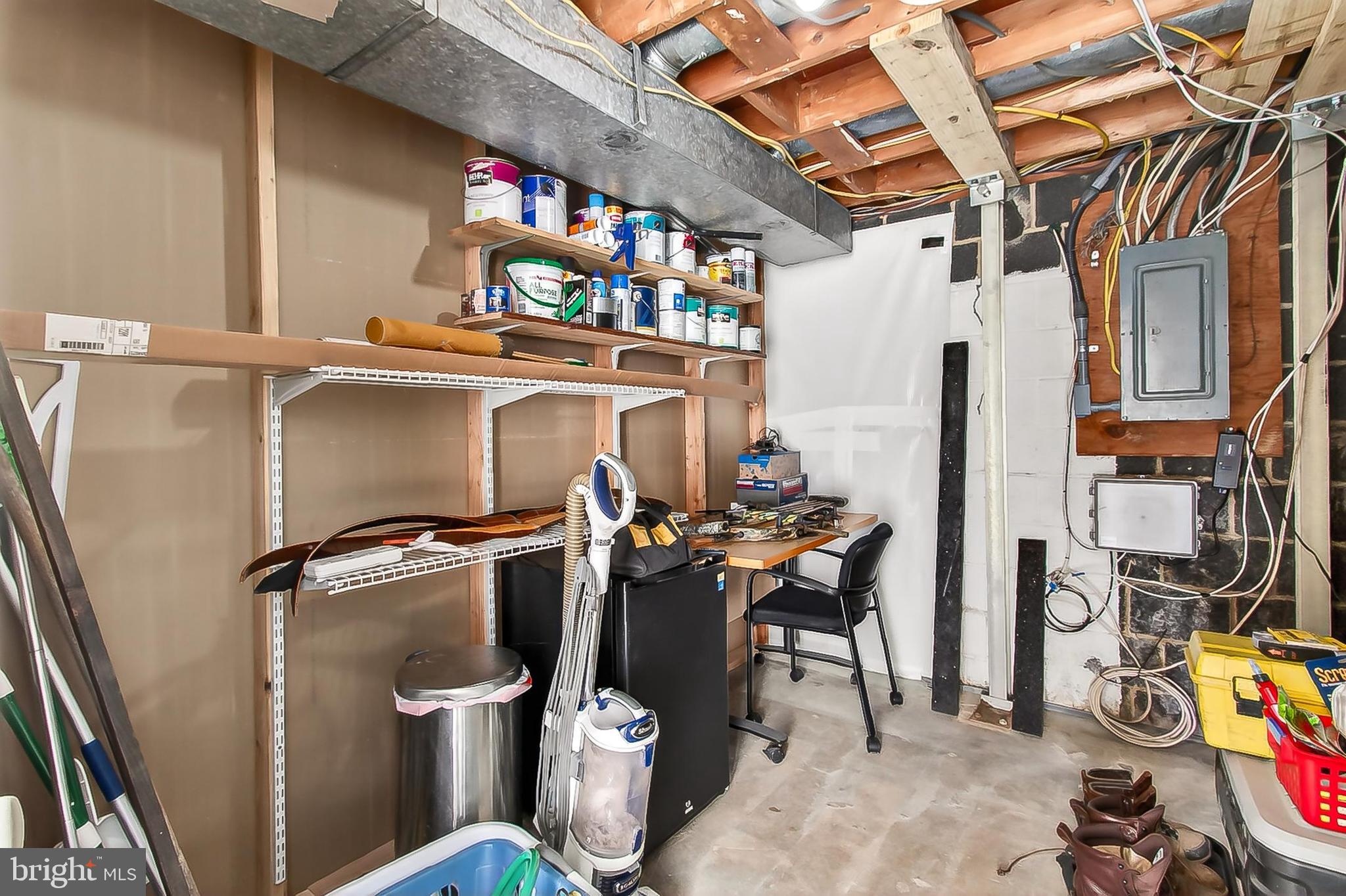 BURKE STATION SQUARE - Residential