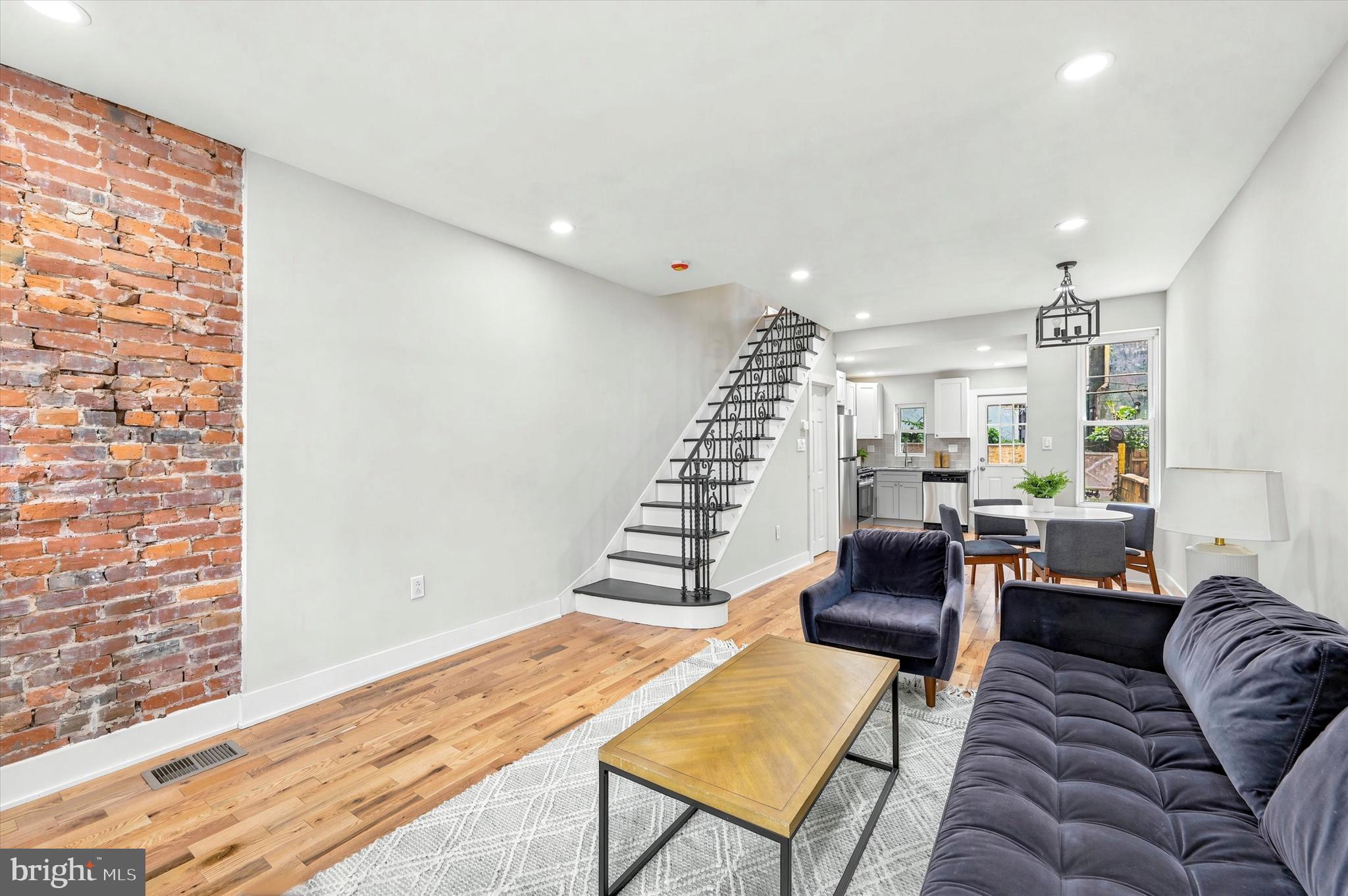 2334 PIERCE STREET