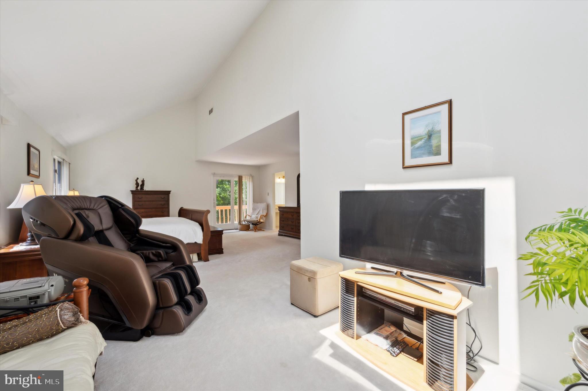 RADNOR CHASE - Residential