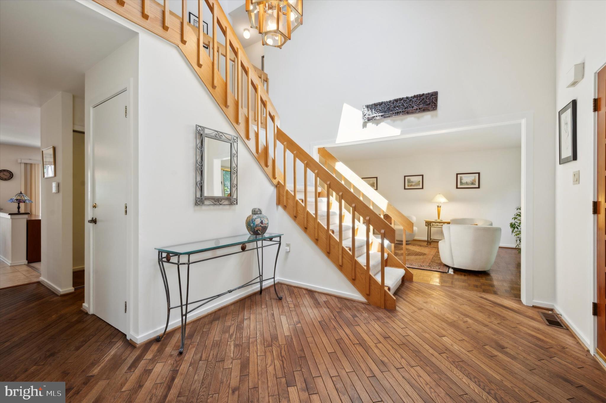 RADNOR CHASE - Residential