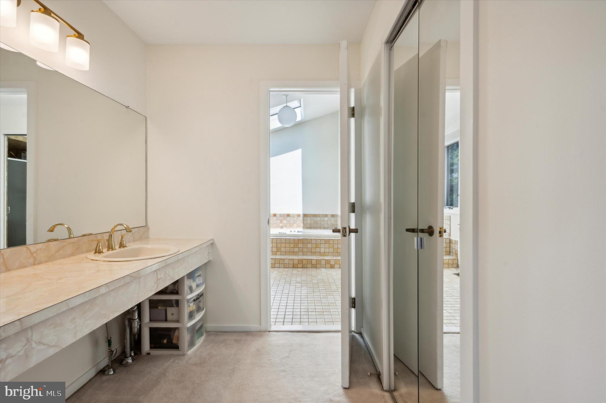 RADNOR CHASE - Residential