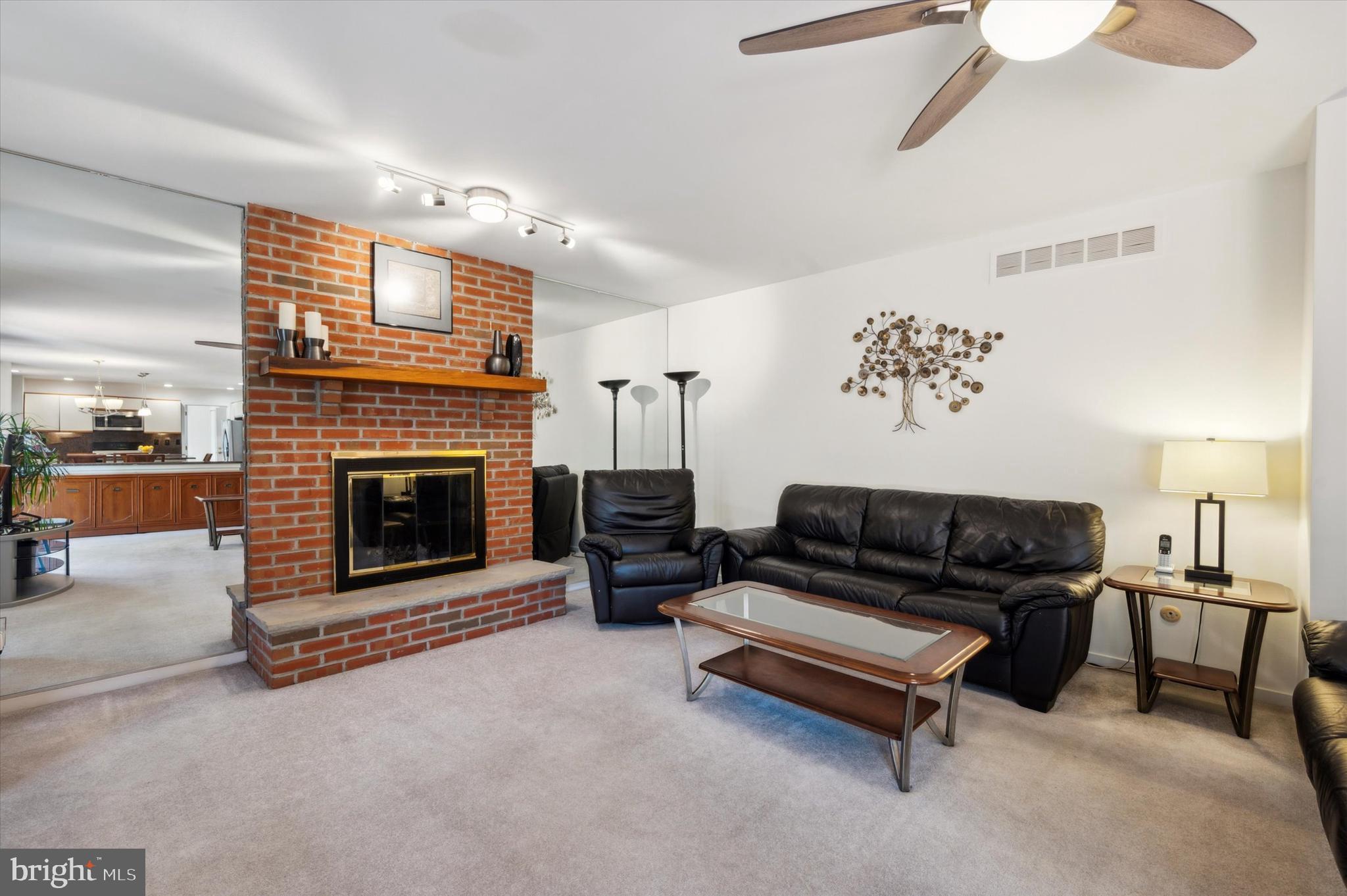 RADNOR CHASE - Residential