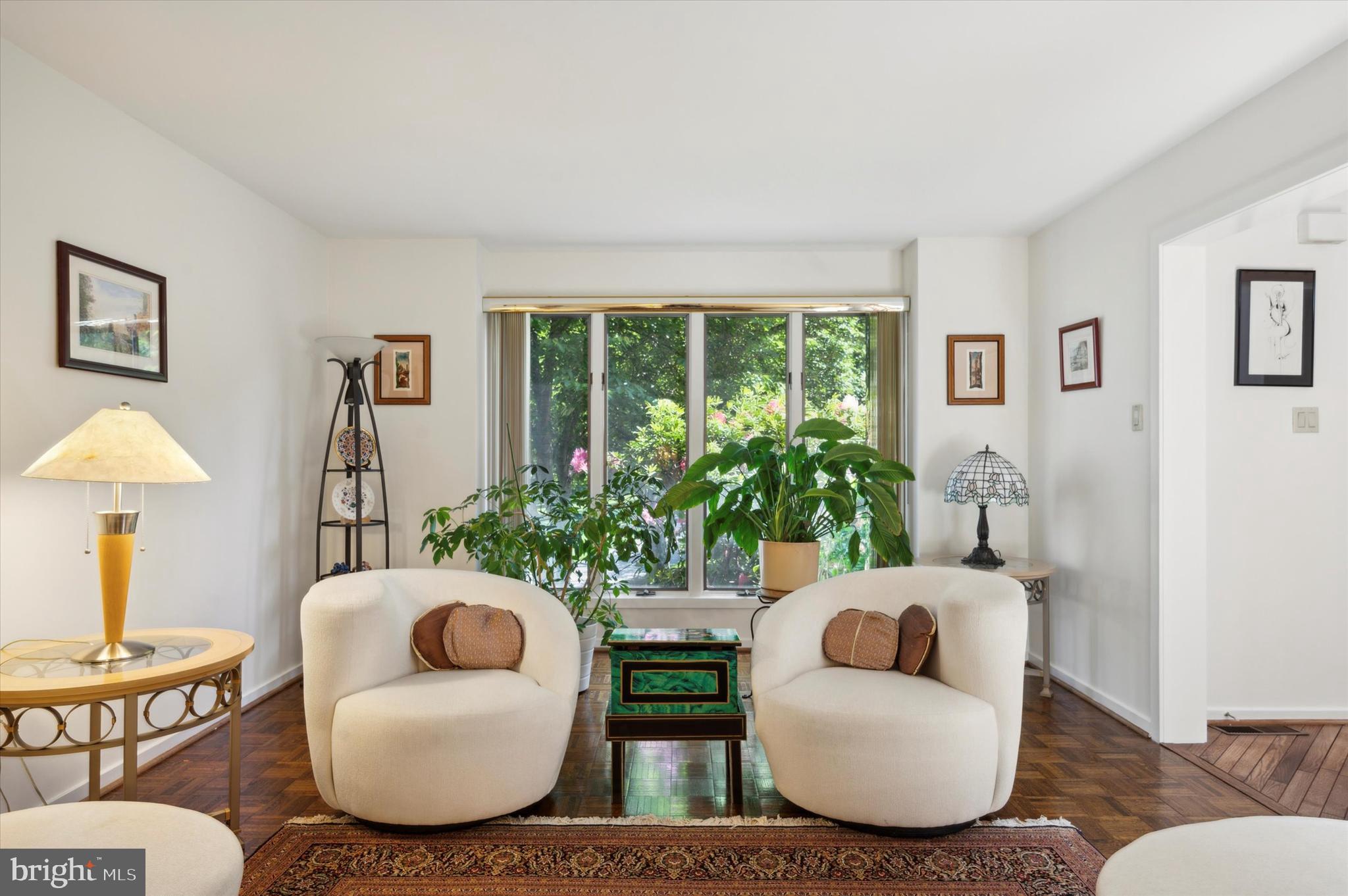 RADNOR CHASE - Residential