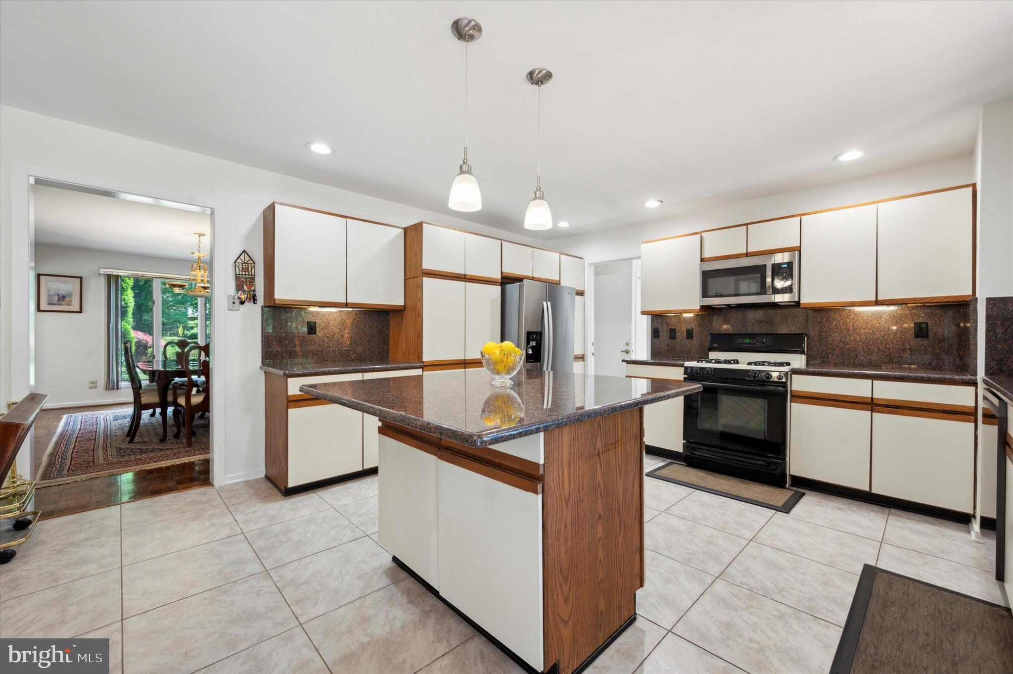 RADNOR CHASE - Residential