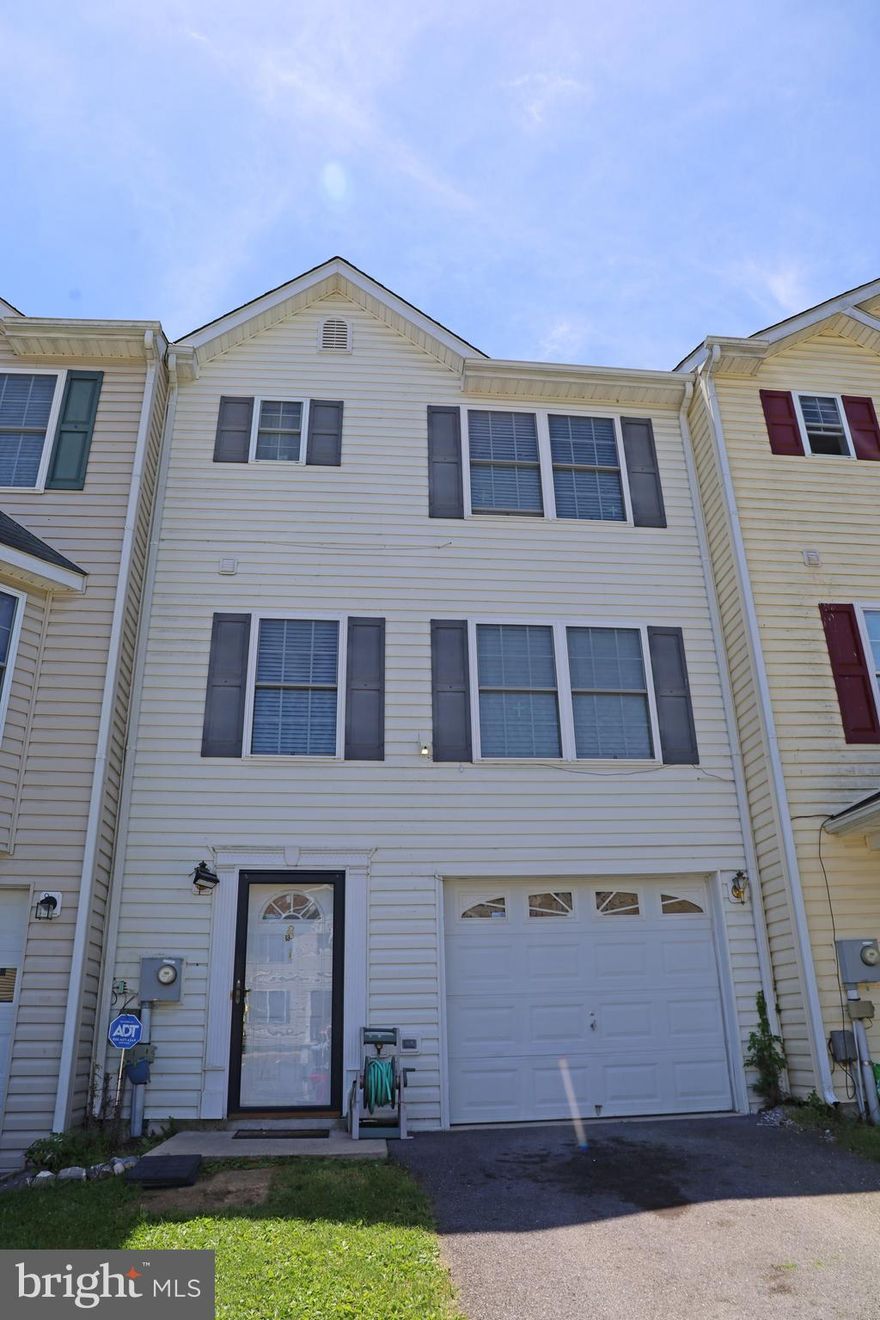 3BR 2.5BA Townhouse with 1 car garage. Features spacious main level living room with kitchen that has access to the rear yard. Lower level has unfinished space. Laundry on the bedroom level.
