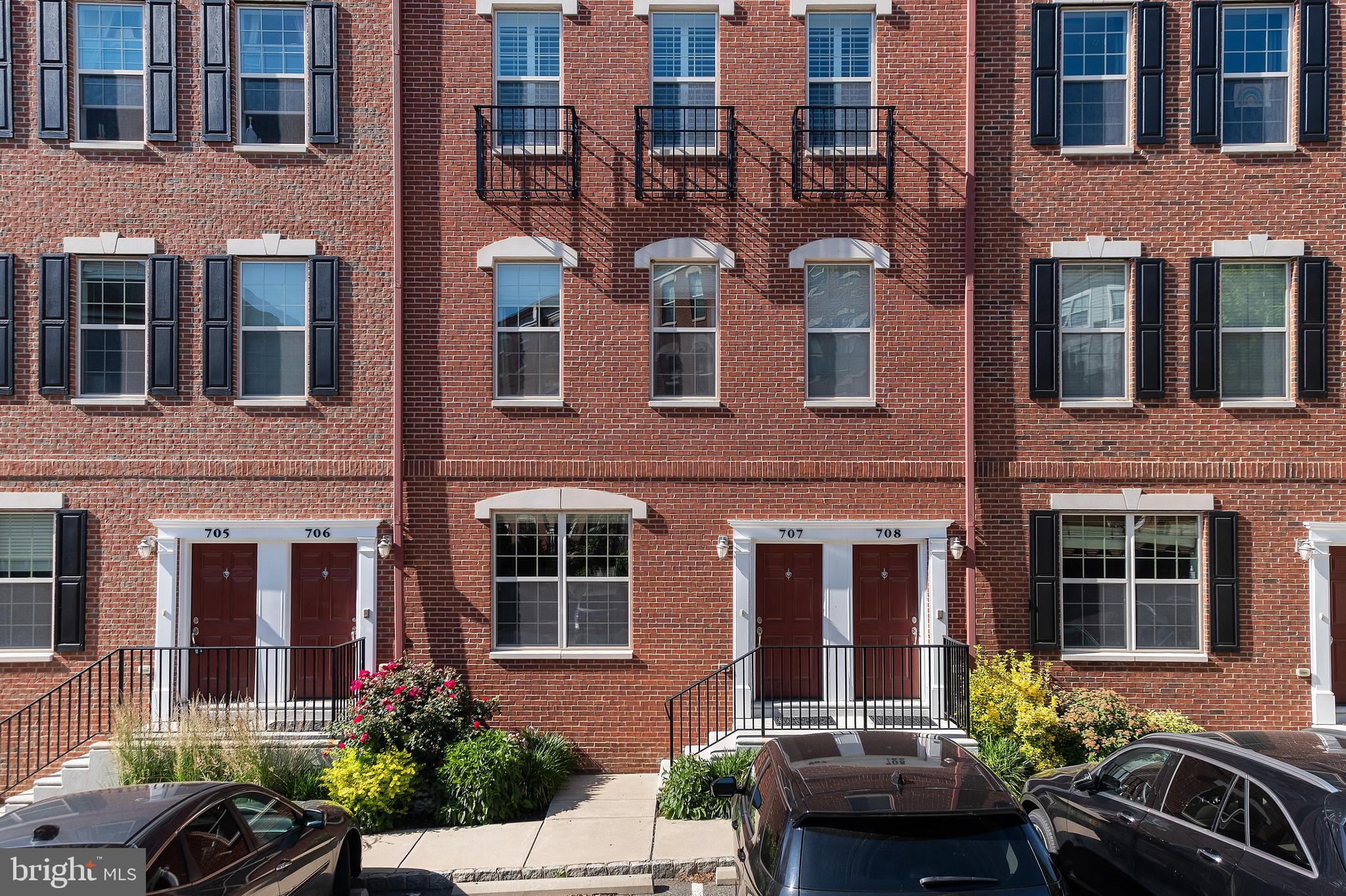 NAVAL SQUARE - Residential