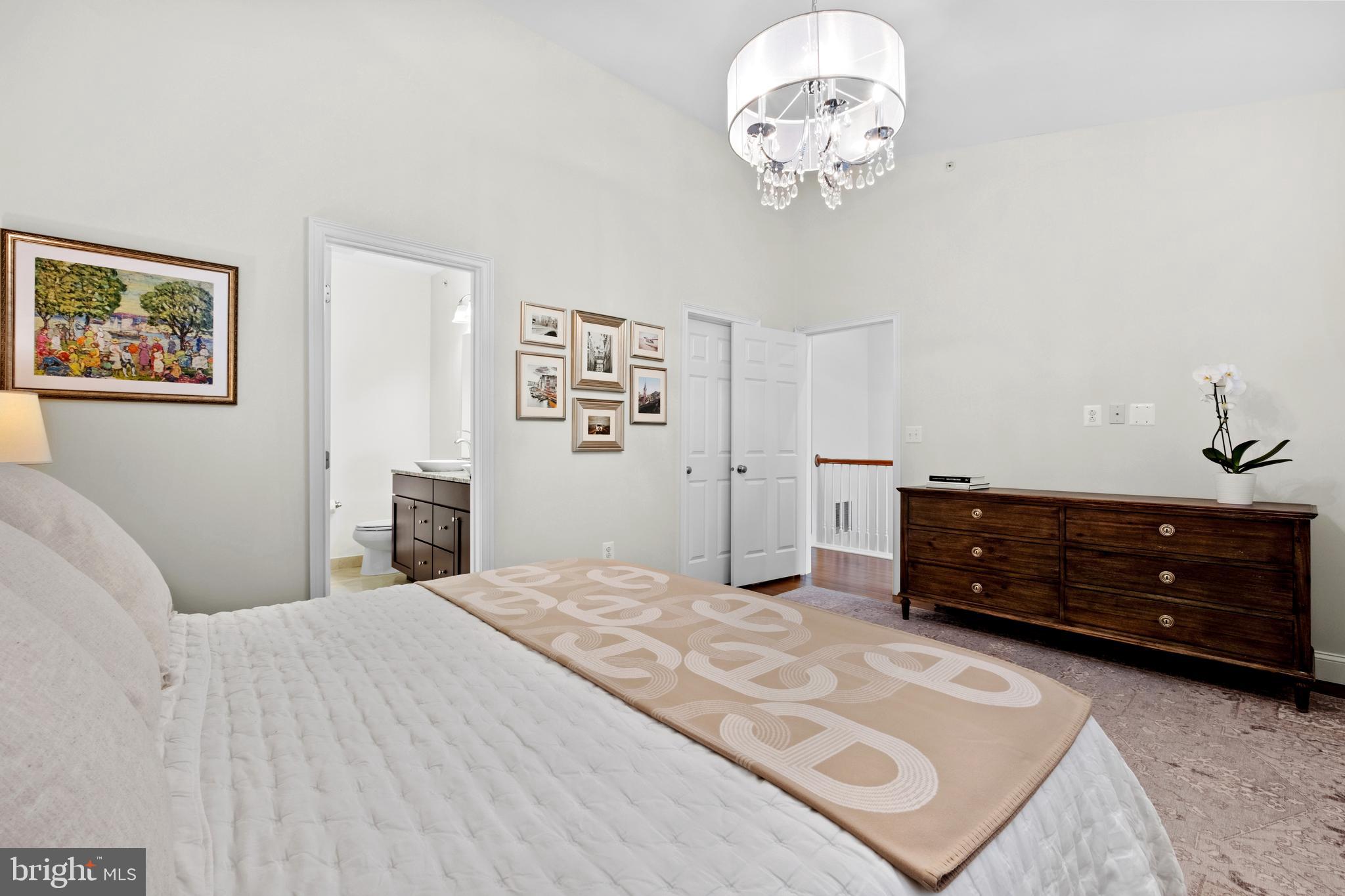 NAVAL SQUARE - Residential