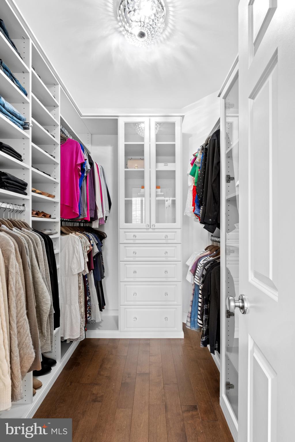 NAVAL SQUARE - Residential