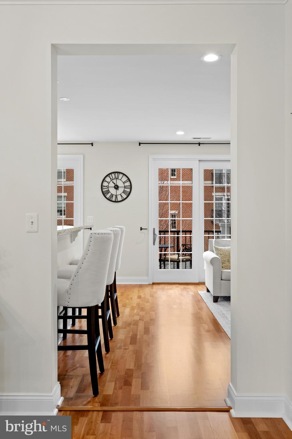 NAVAL SQUARE - Residential