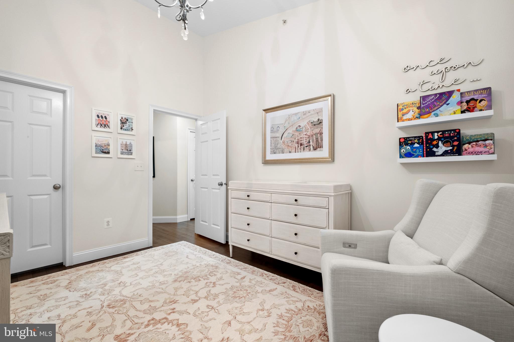 NAVAL SQUARE - Residential