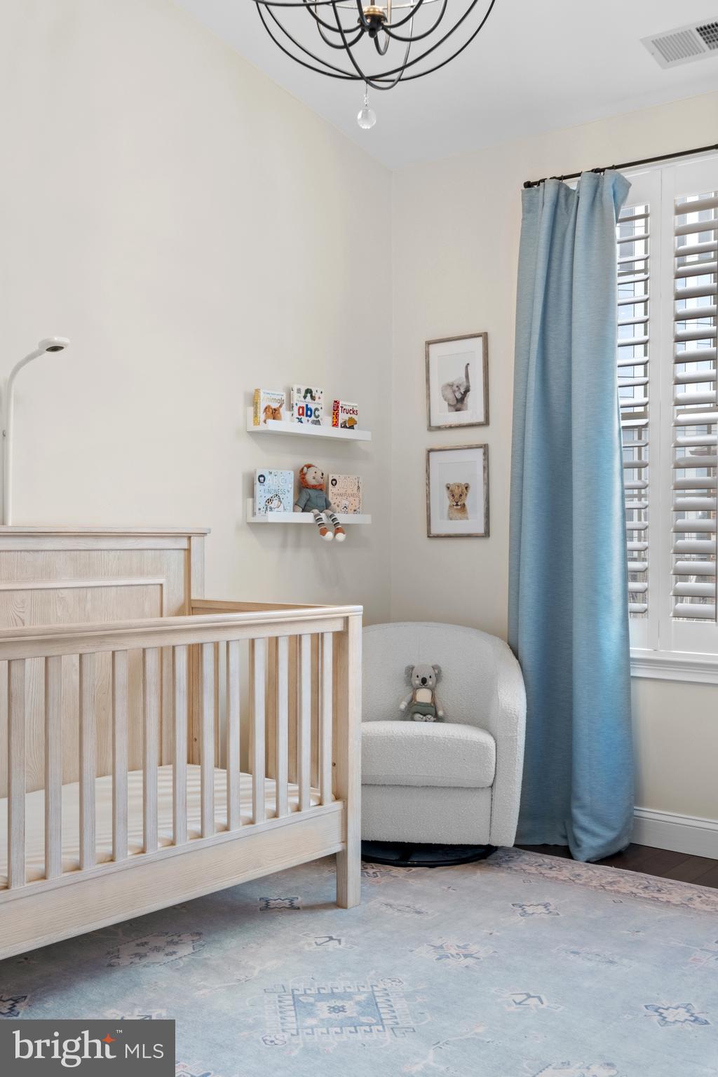 NAVAL SQUARE - Residential