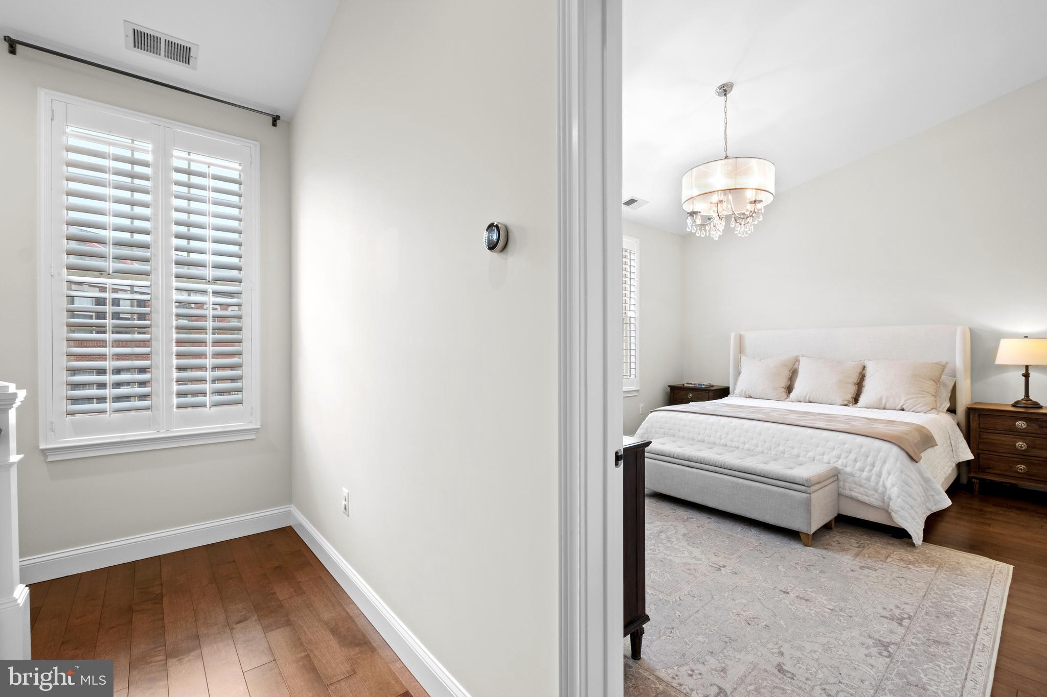 NAVAL SQUARE - Residential