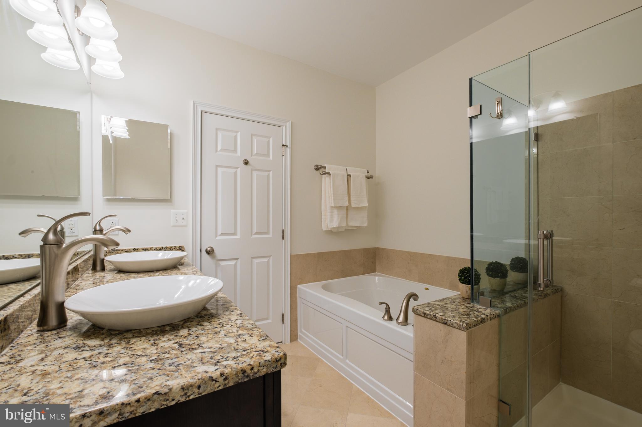 NAVAL SQUARE - Residential