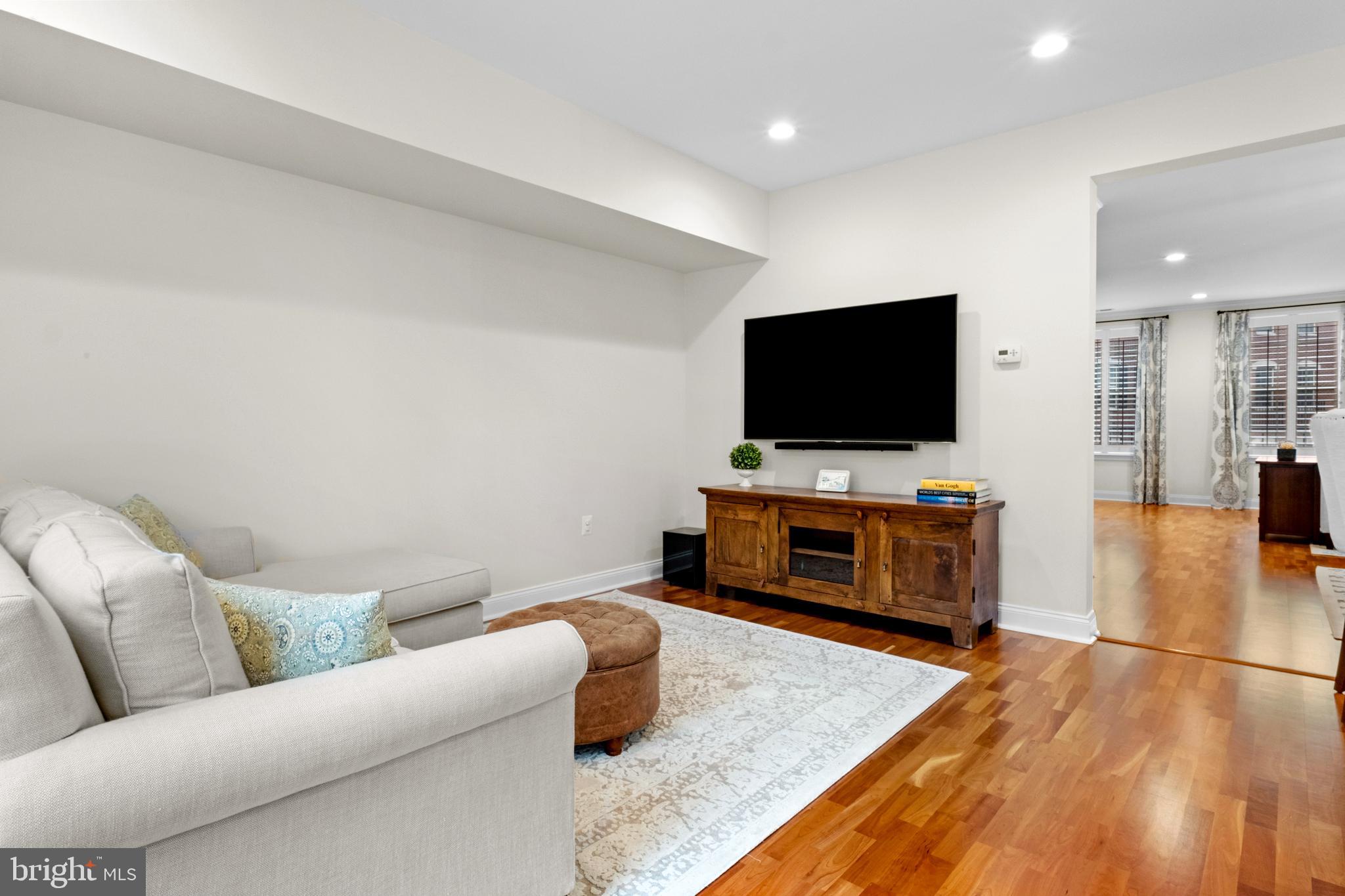 NAVAL SQUARE - Residential