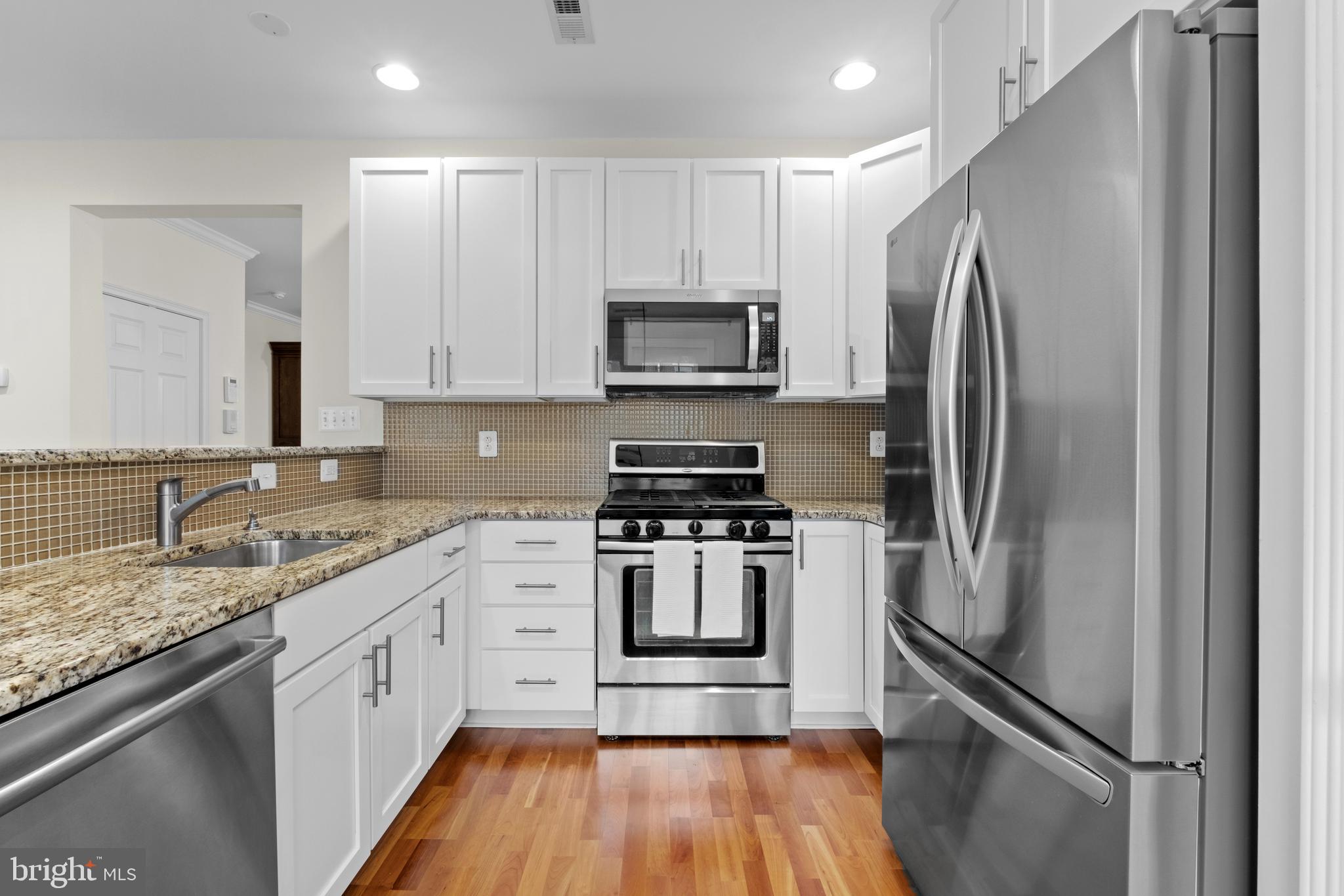 NAVAL SQUARE - Residential